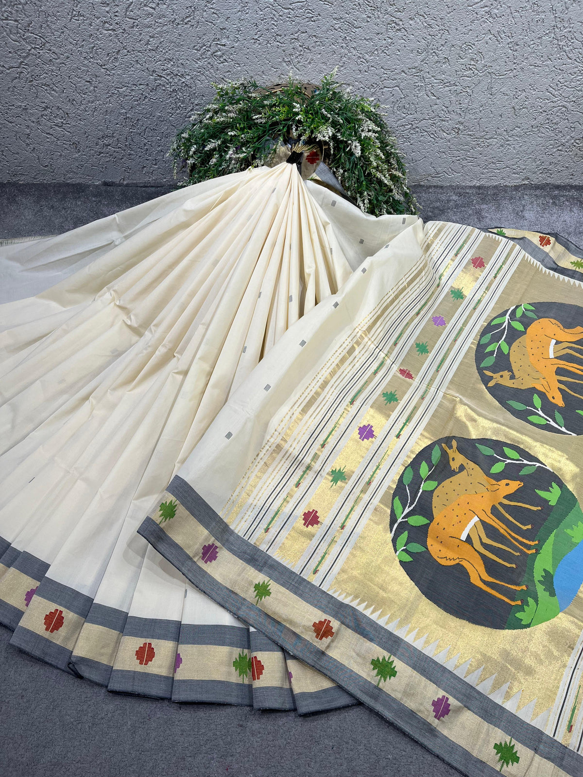 WHITE COTTON PURE HANDLOOM PAITHANI SAREE