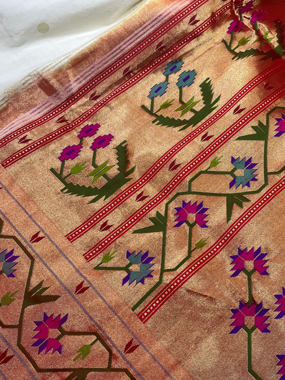 WHITE SILK PURE HANDLOOM PAITHANI SAREE