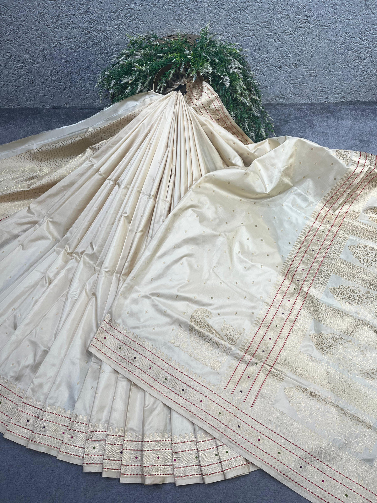 IVORY SILK PURE HANDLOOM BANARASI SAREE