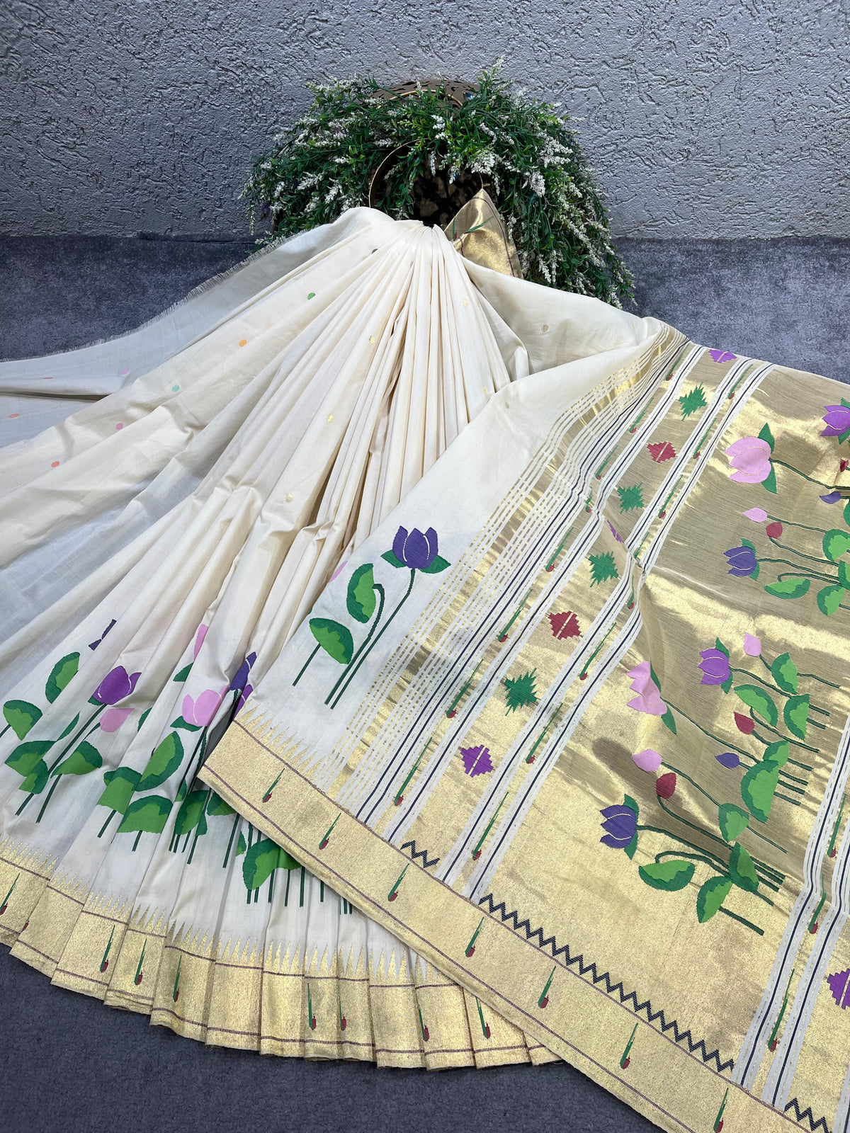 IVORY COTTON PURE HANDLOOM PAITHANI SAREE