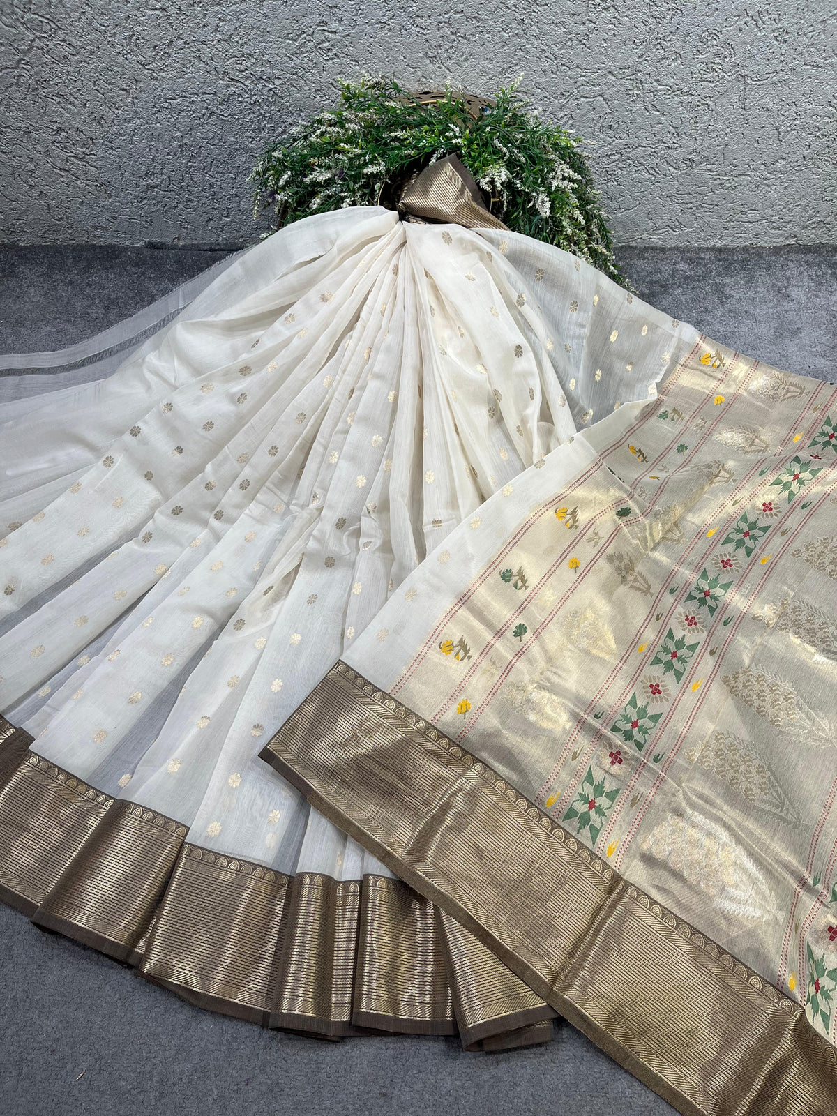 IVORY MUL COTTON PURE HANDLOOM CHANDERI SAREE