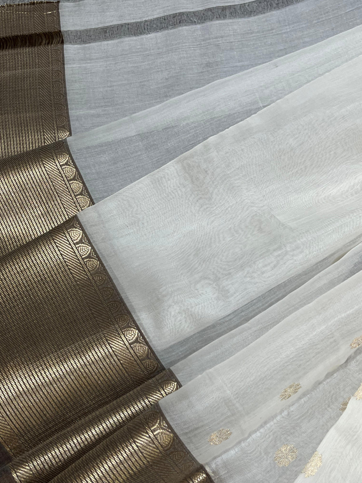 IVORY MUL COTTON PURE HANDLOOM CHANDERI SAREE