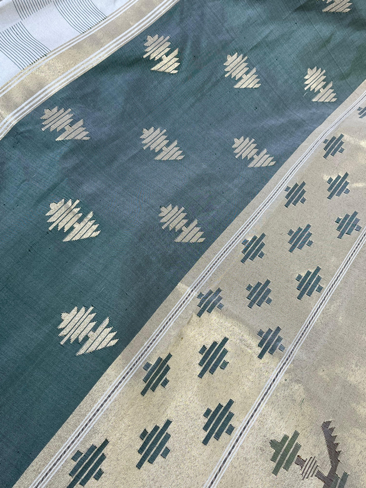 IVORY SILK PURE HANDLOOM PAITHANI SAREE