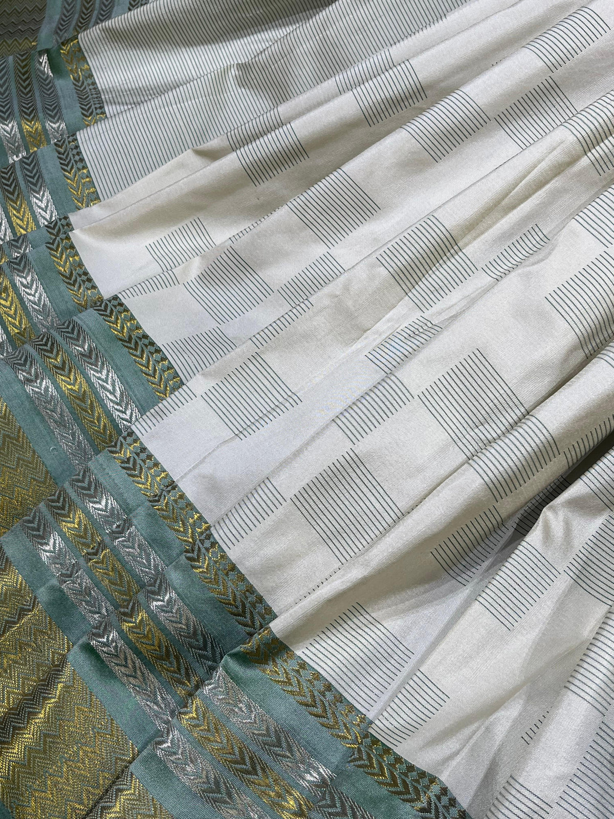 IVORY SILK PURE HANDLOOM PAITHANI SAREE