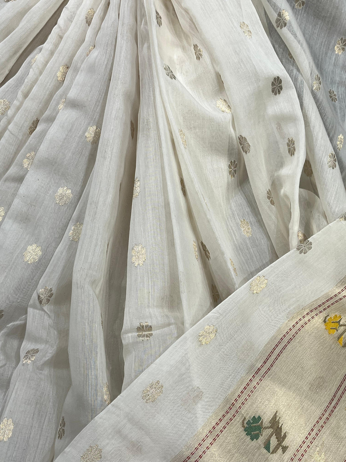 IVORY MUL COTTON PURE HANDLOOM CHANDERI SAREE