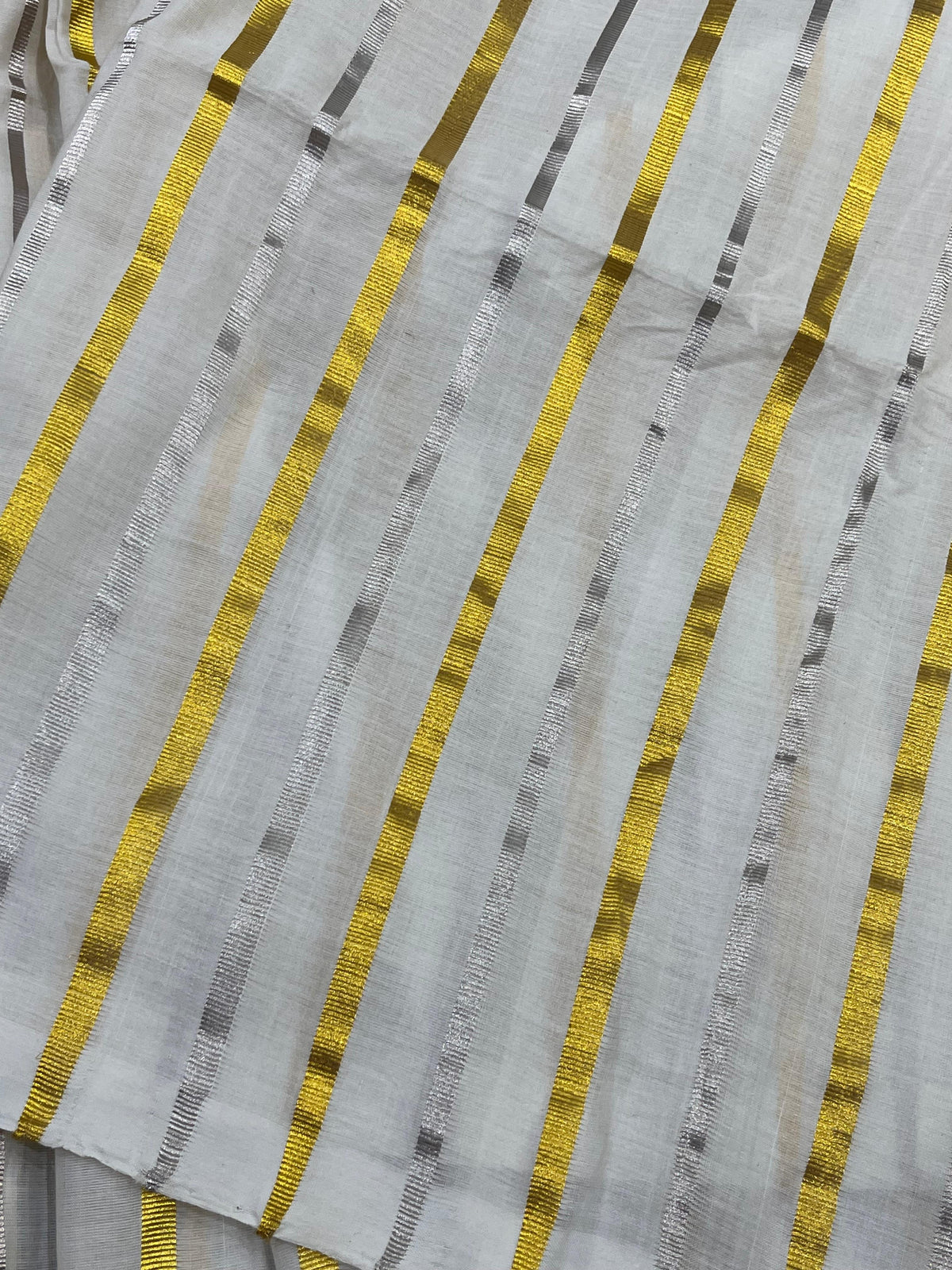 WHITE COTTON PURE HANDLOOM KERALA COTTON SAREE