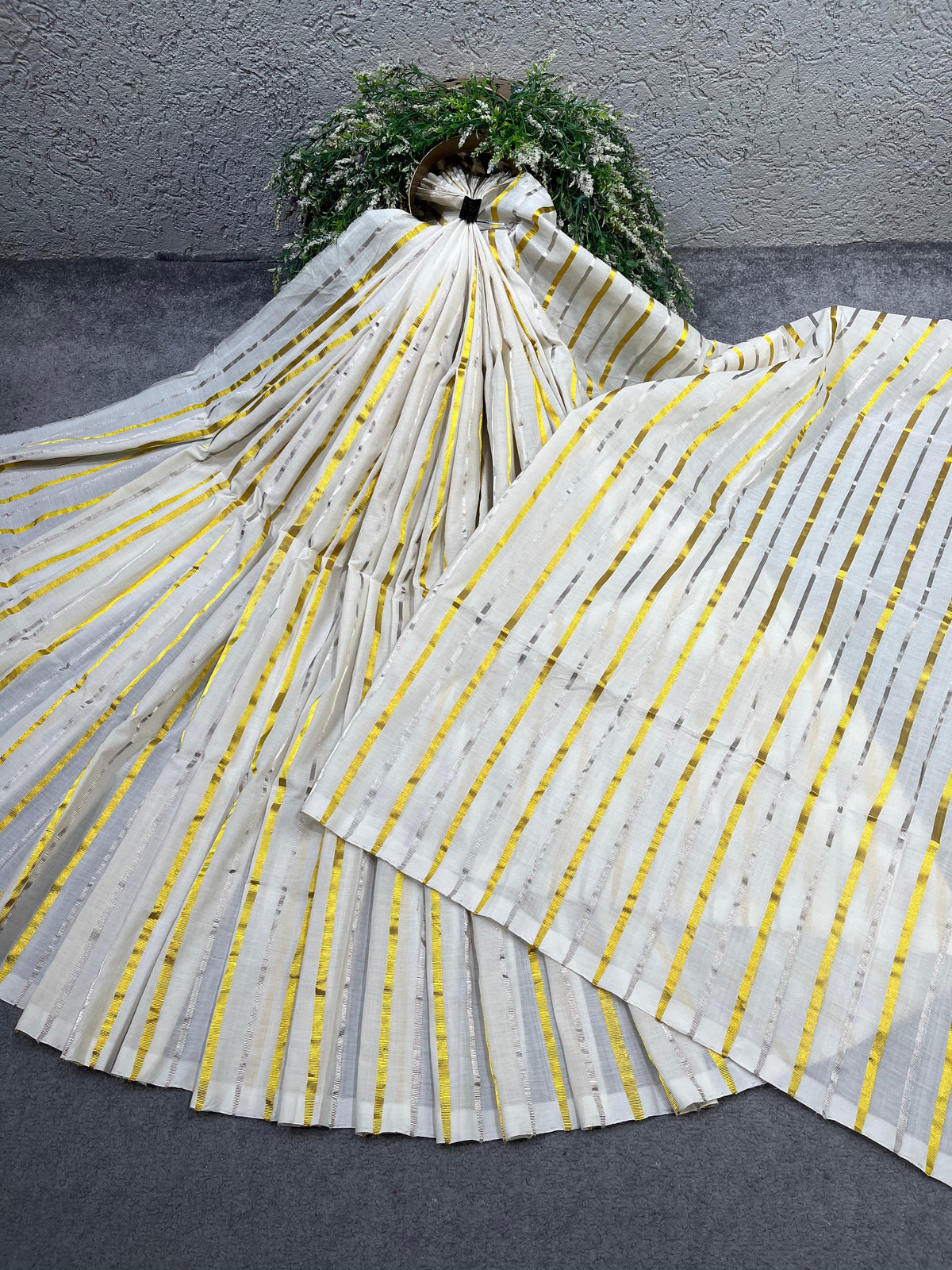 WHITE COTTON PURE HANDLOOM KERALA COTTON SAREE