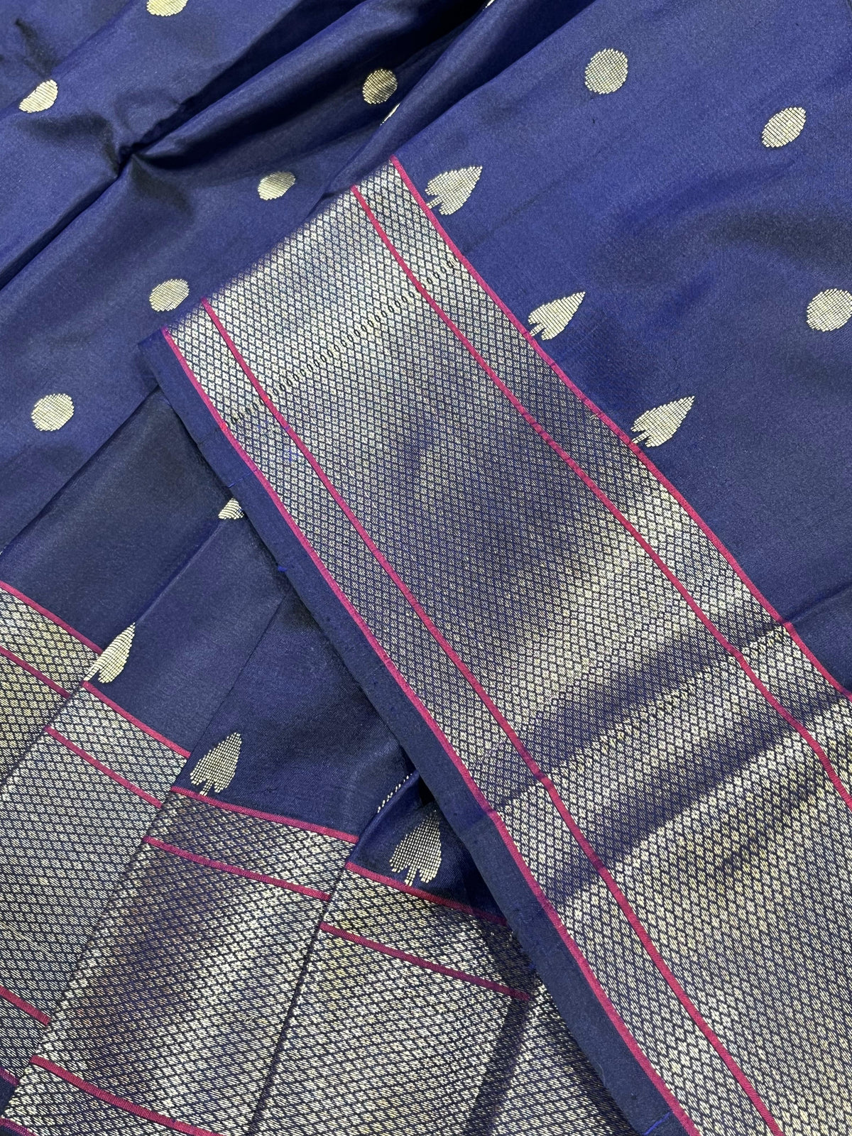 NAVY BLUE PURE HANDLOOM MULBERRY SILK SAREE