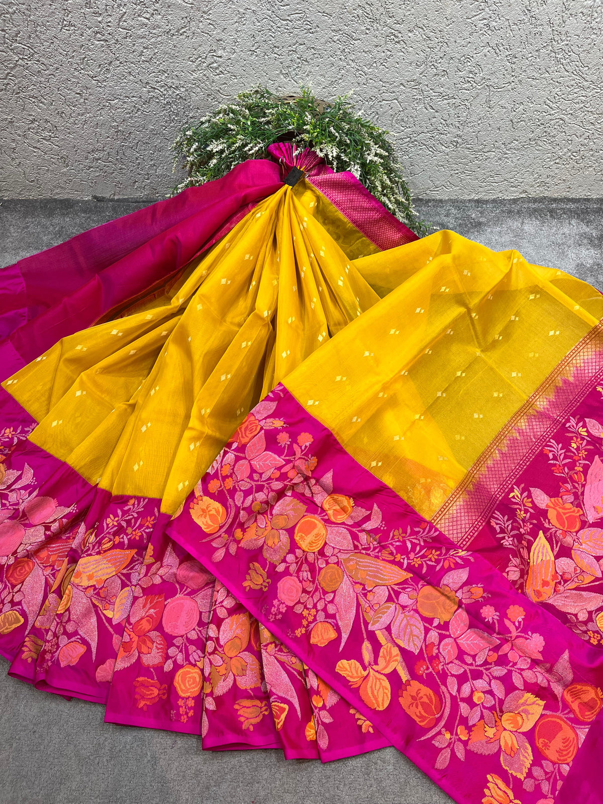 YELLOW KORA PURE HANDLOOM  BANARASI SAREE