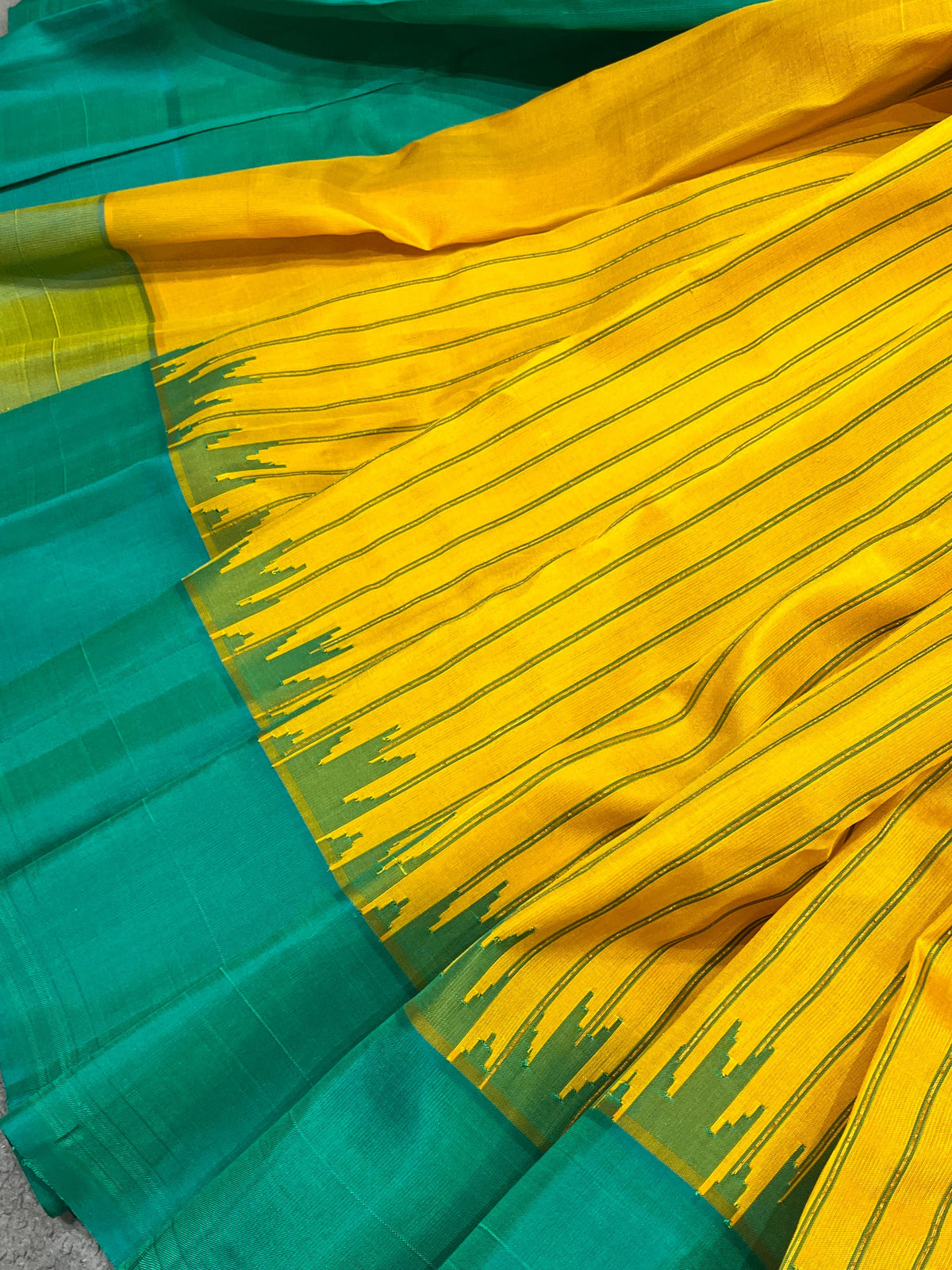 YELLOW SILK PURE HANDLOOM GADWAL SAREE