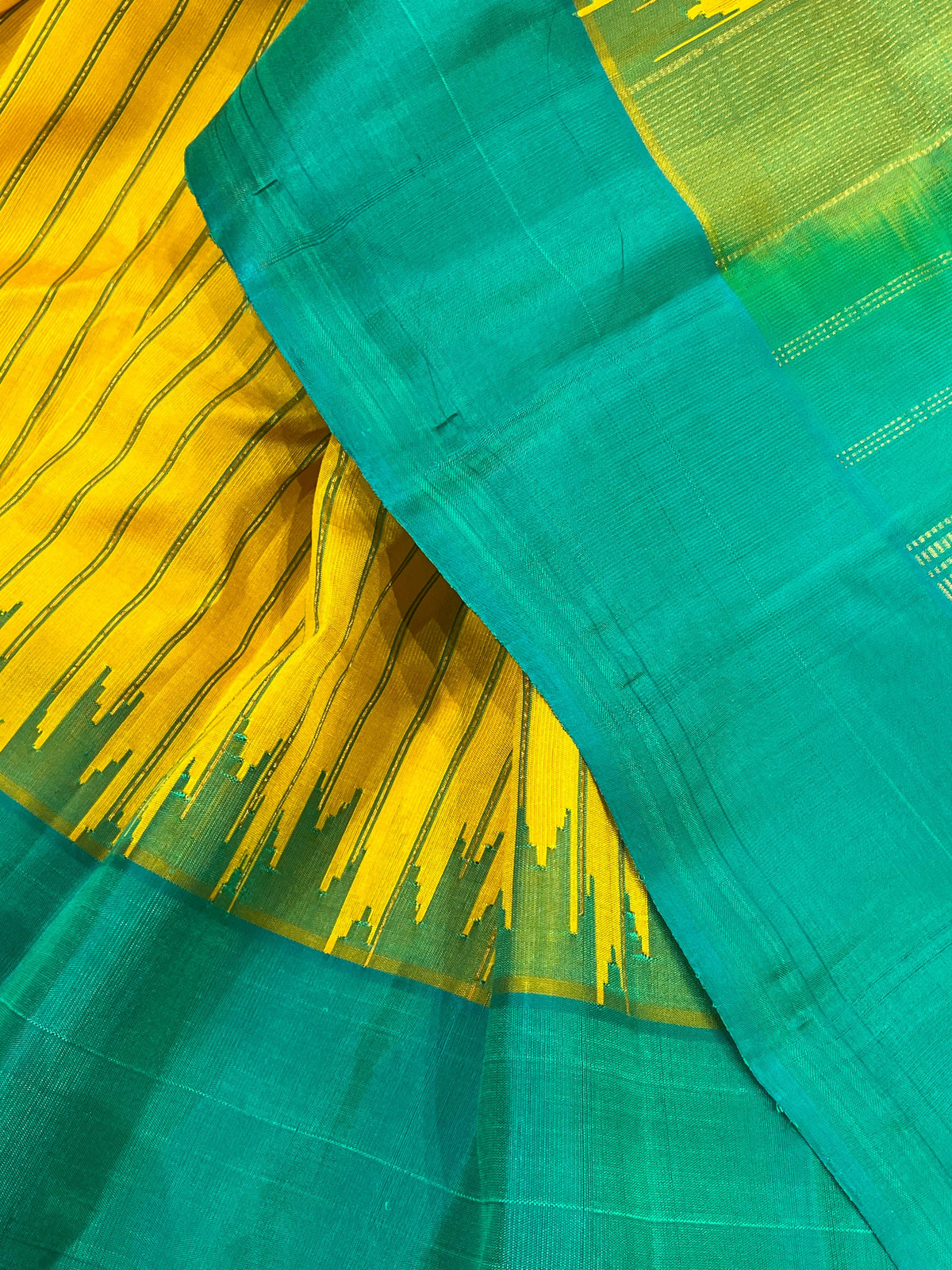 YELLOW SILK PURE HANDLOOM GADWAL SAREE