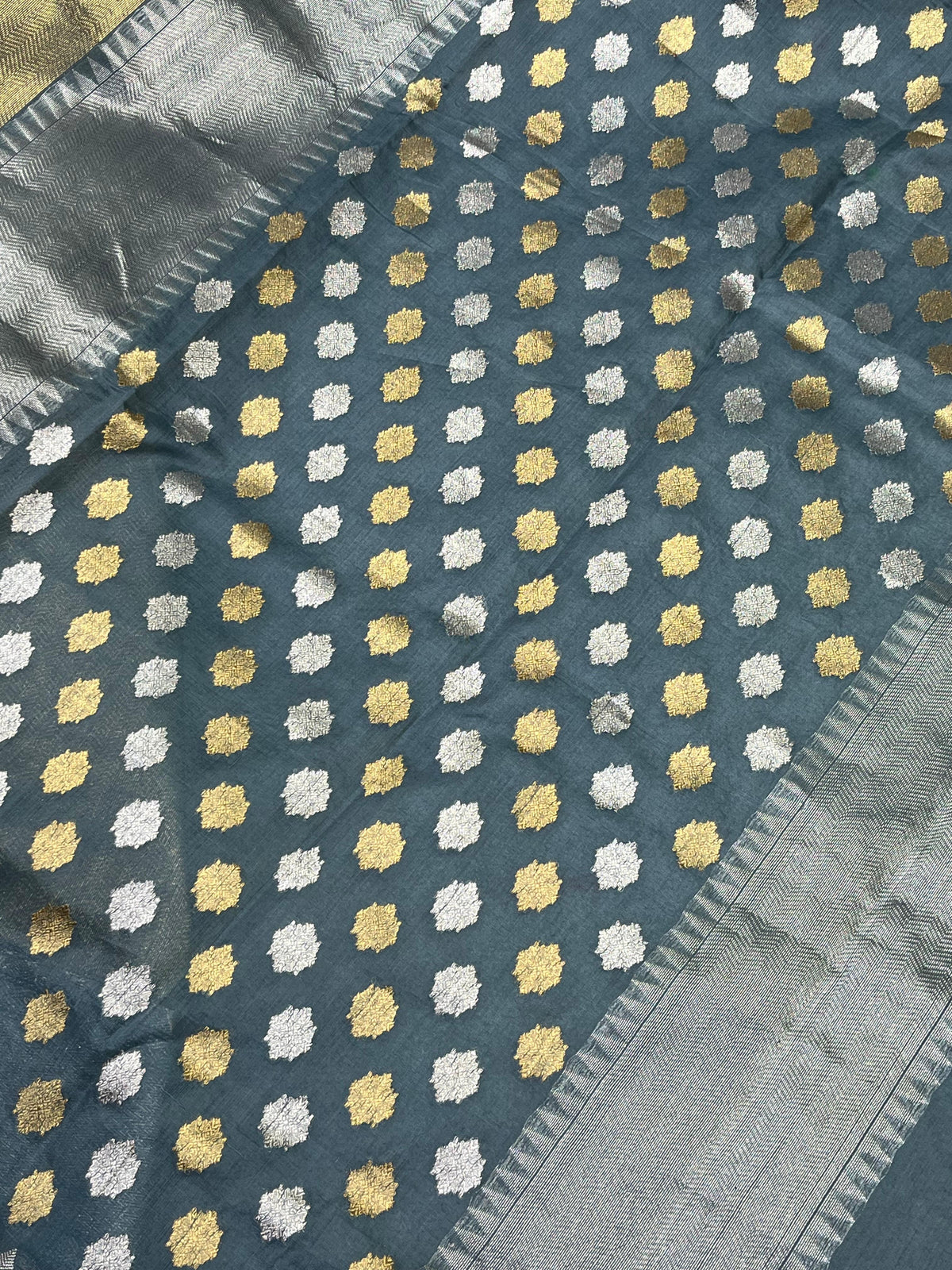 GREY PURE HANDLOOM CHANDERI SAREE