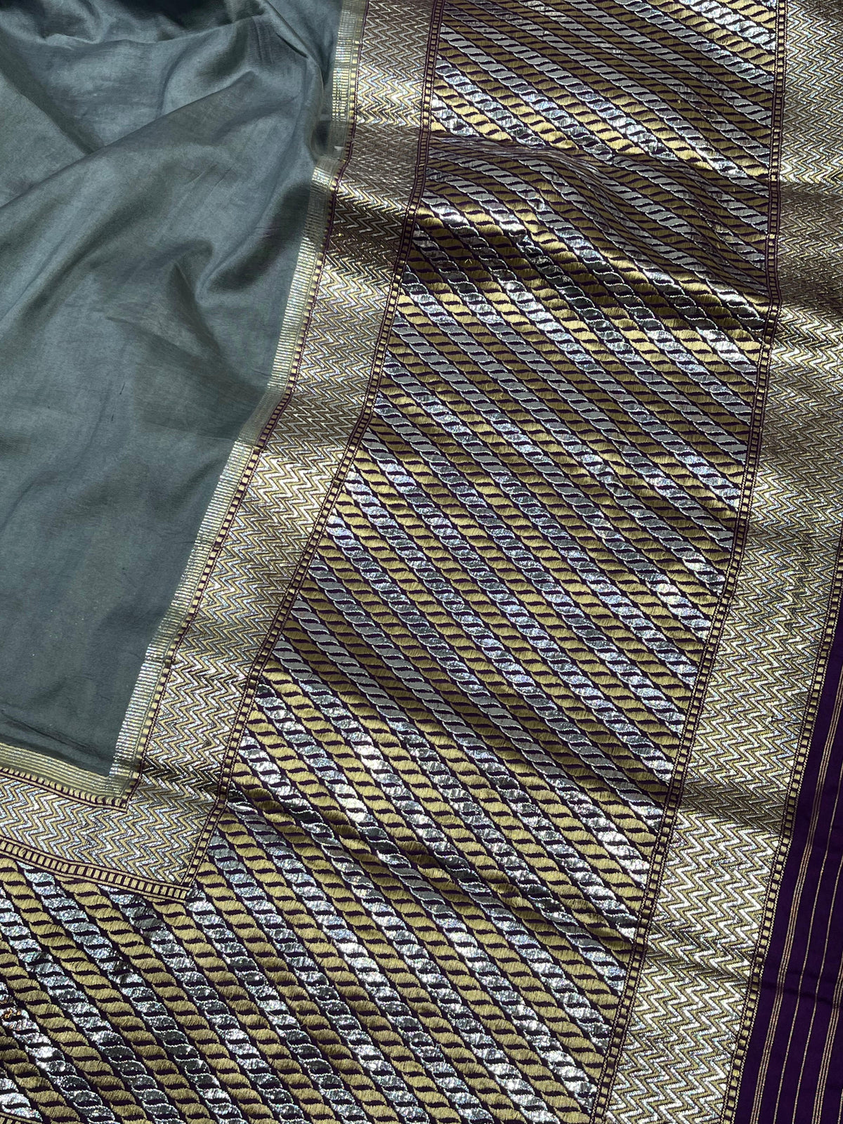GREY SILK PURE HANDLOOM BANARASI SAREE