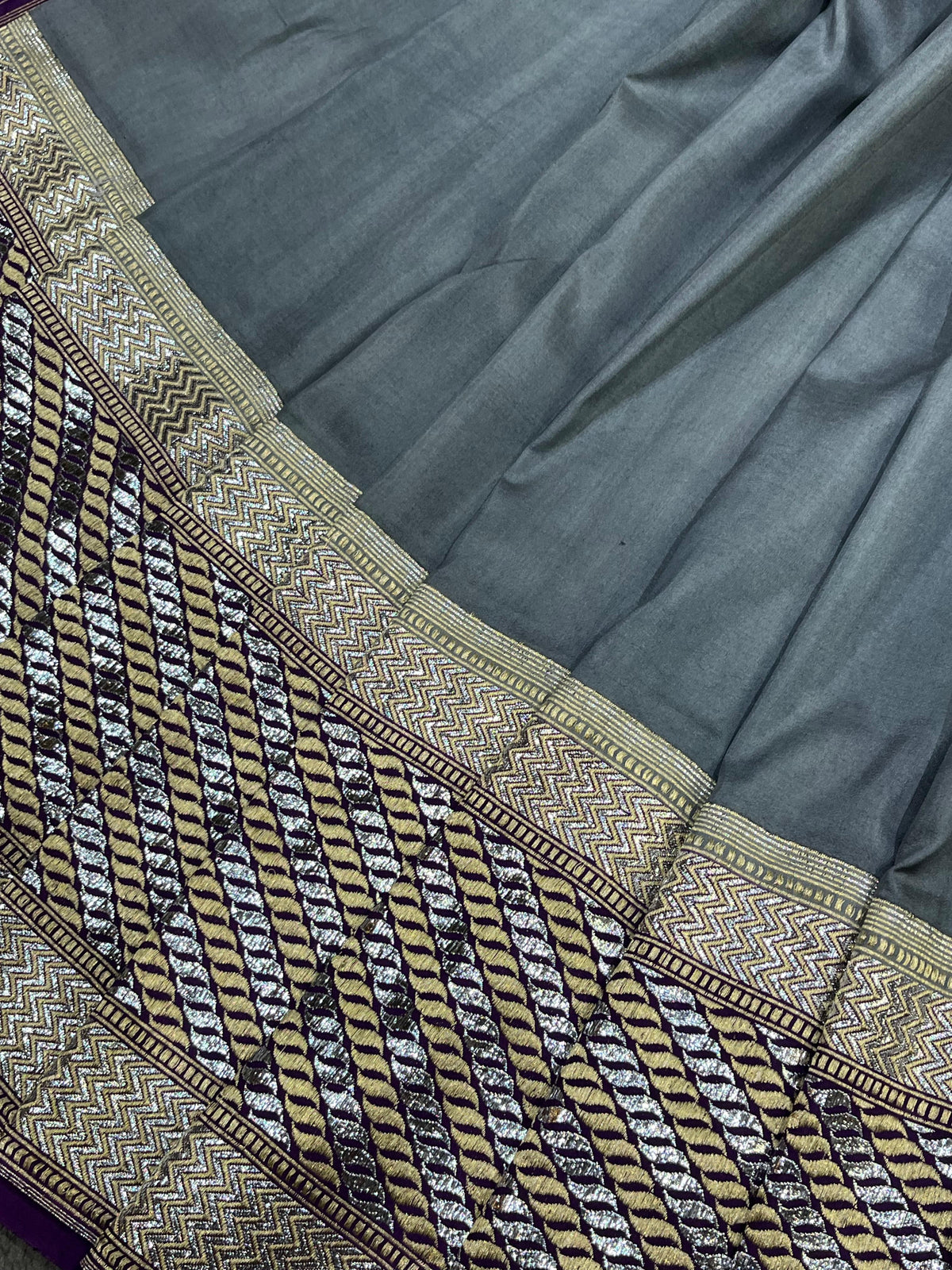 GREY SILK PURE HANDLOOM BANARASI SAREE