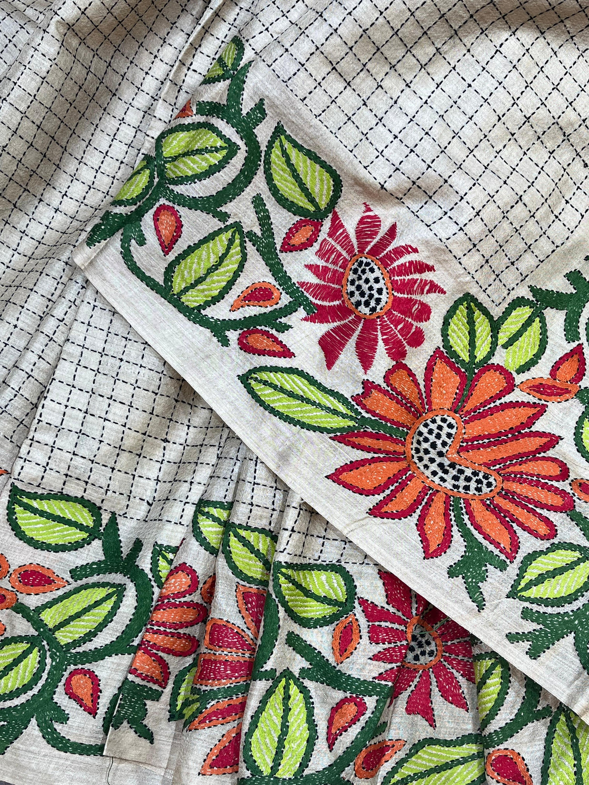 CREAM TASSAR PURE HANDLOOM KANTHA EMBROIDERY SAREE