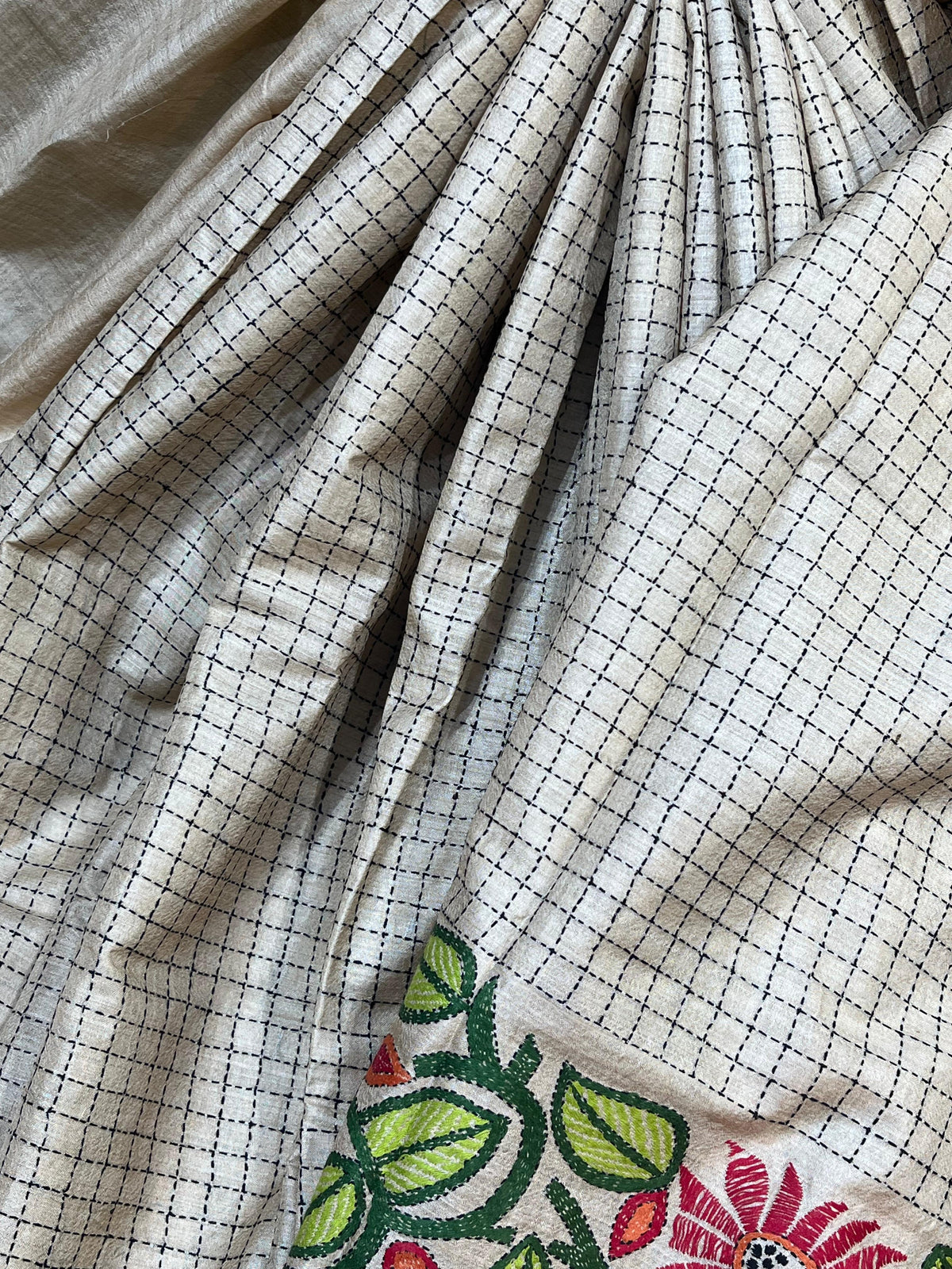 CREAM TASSAR PURE HANDLOOM KANTHA EMBROIDERY SAREE