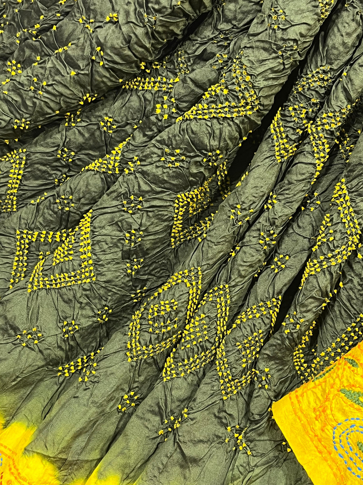 OLIVE GREEN PURE HANDLOOM KANTHA EMBROIDERY BANDHEJ SAREE