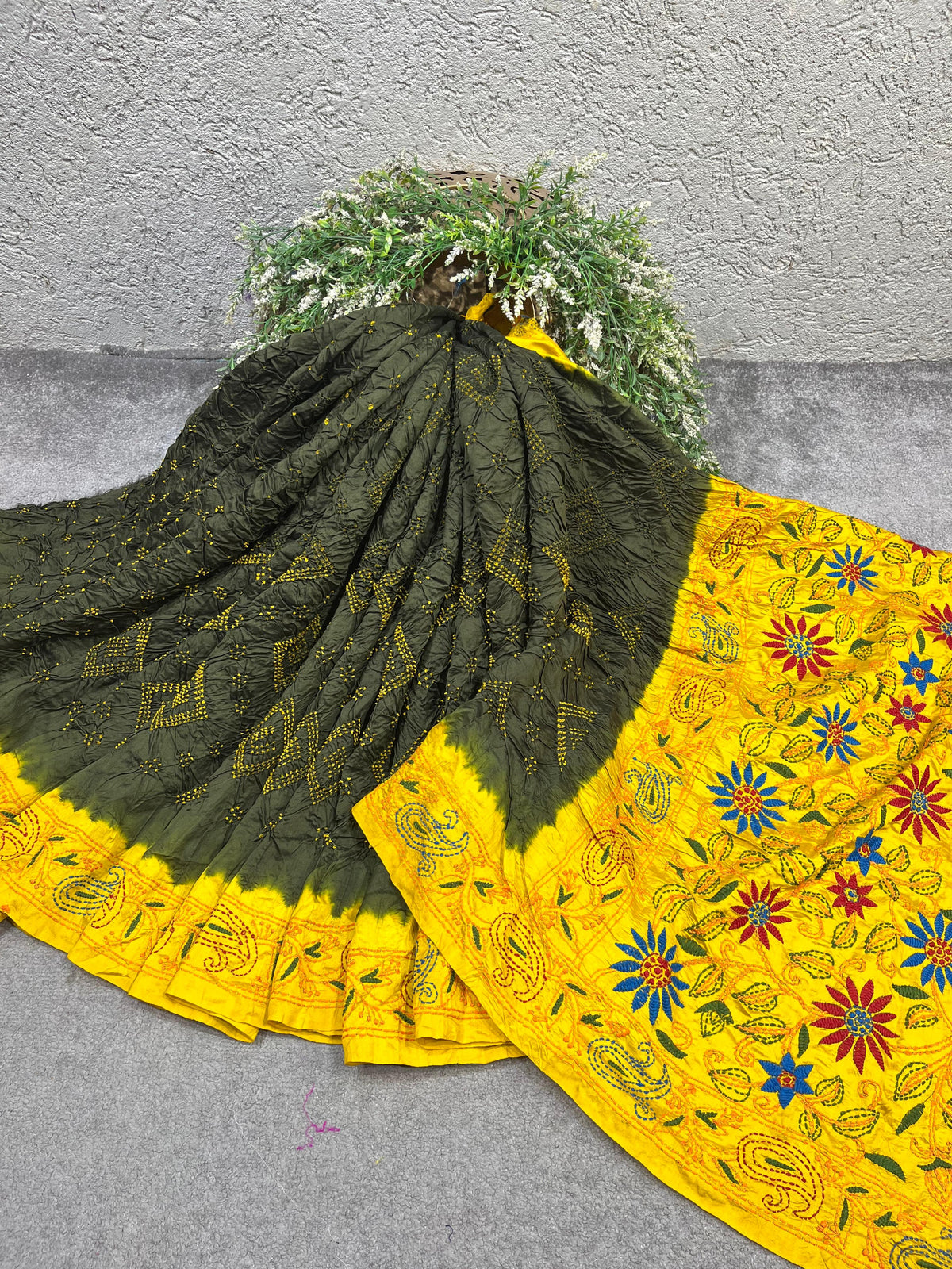 OLIVE GREEN PURE HANDLOOM KANTHA EMBROIDERY BANDHEJ SAREE