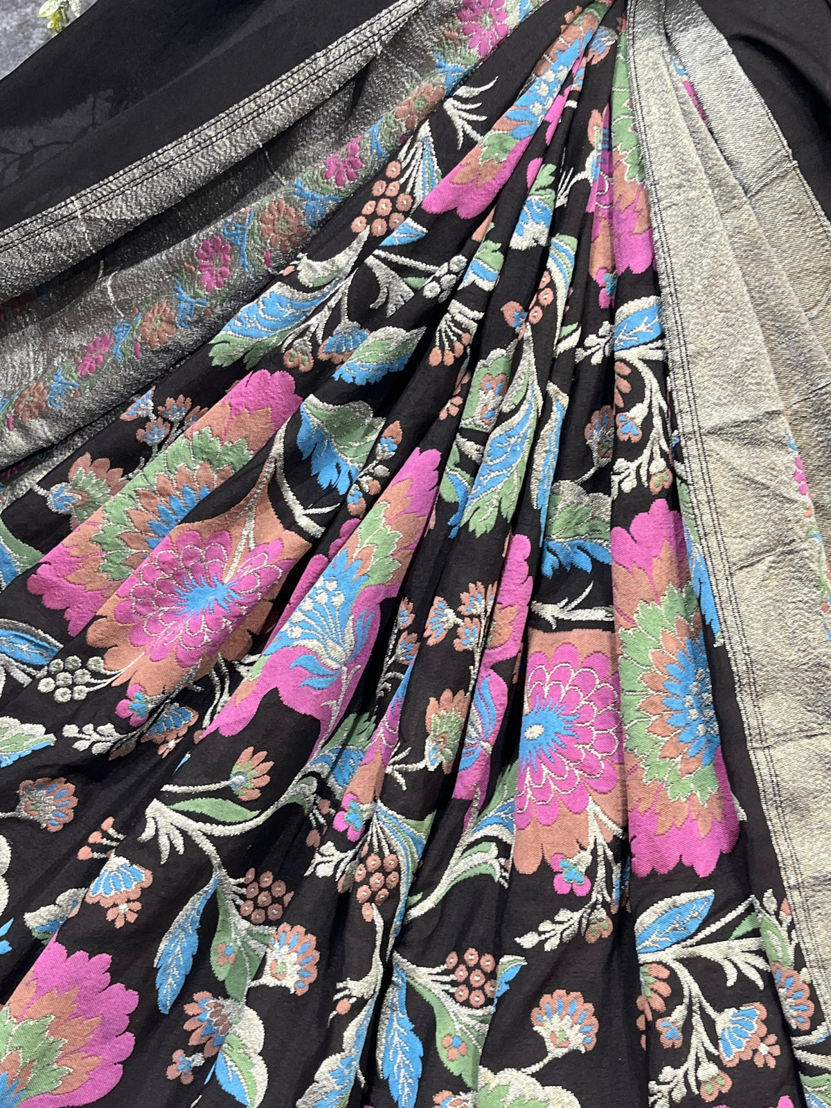 BLACK PURE HANDLOOM BANARASI DUPATTA