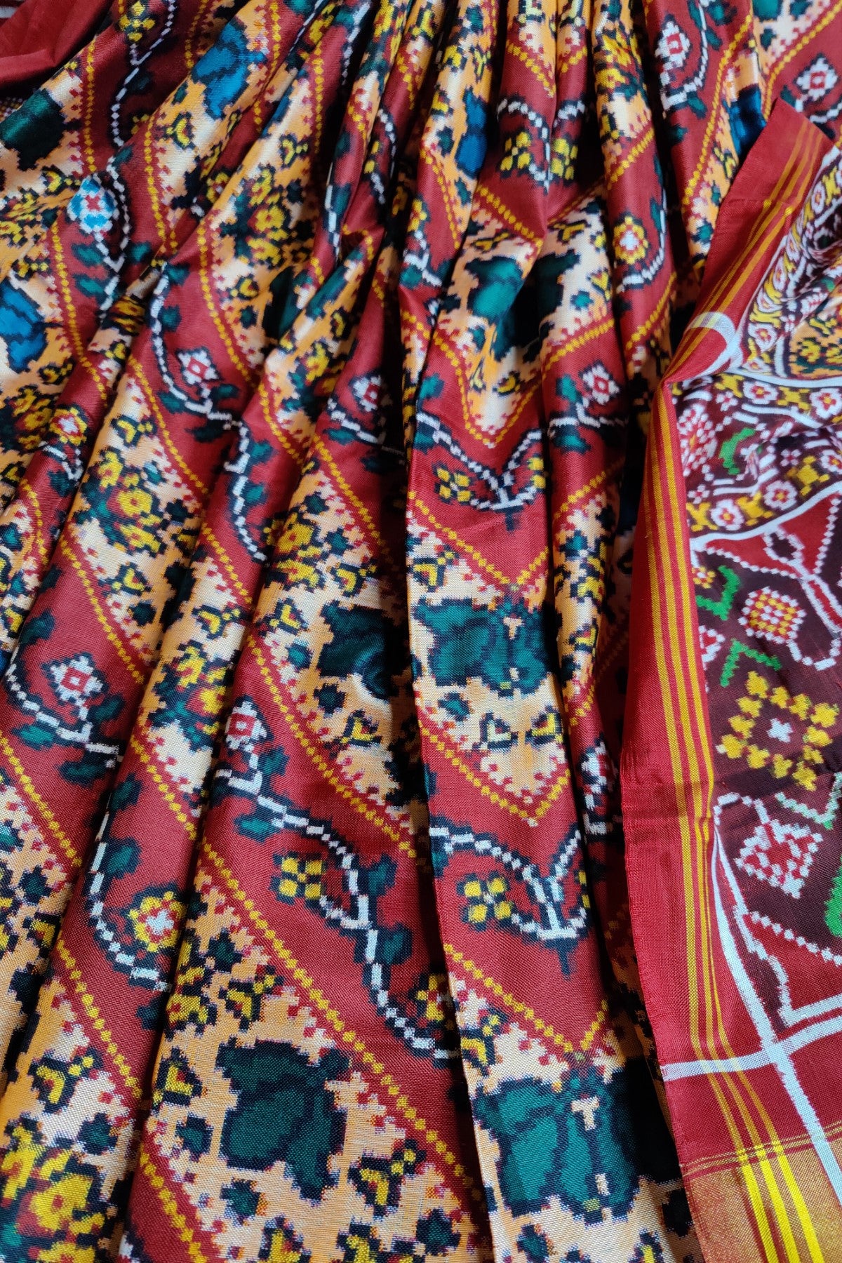 RED AND PEACH PURE SILK HANDLOOM PATAN PATOLA SAREE
