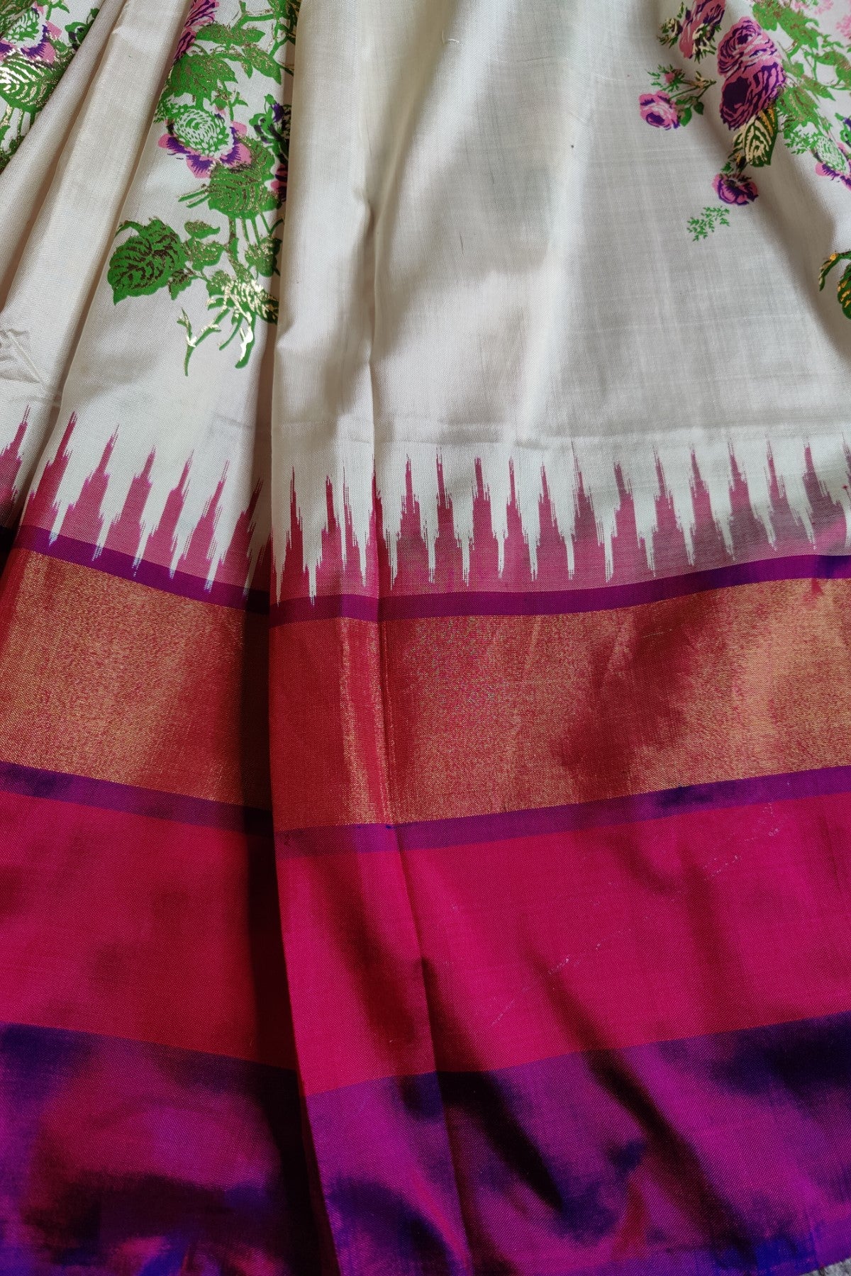 OFF WHITE PURE SILK HANDLOOM IKKAT SAREE