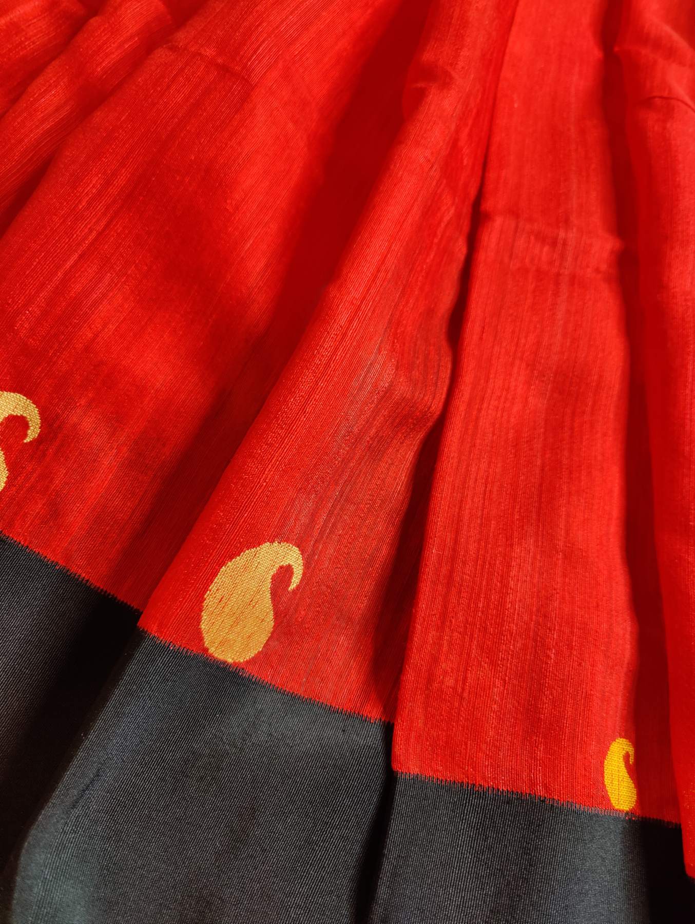 RED PURE HANDLOOM MATKA SILK SAREE