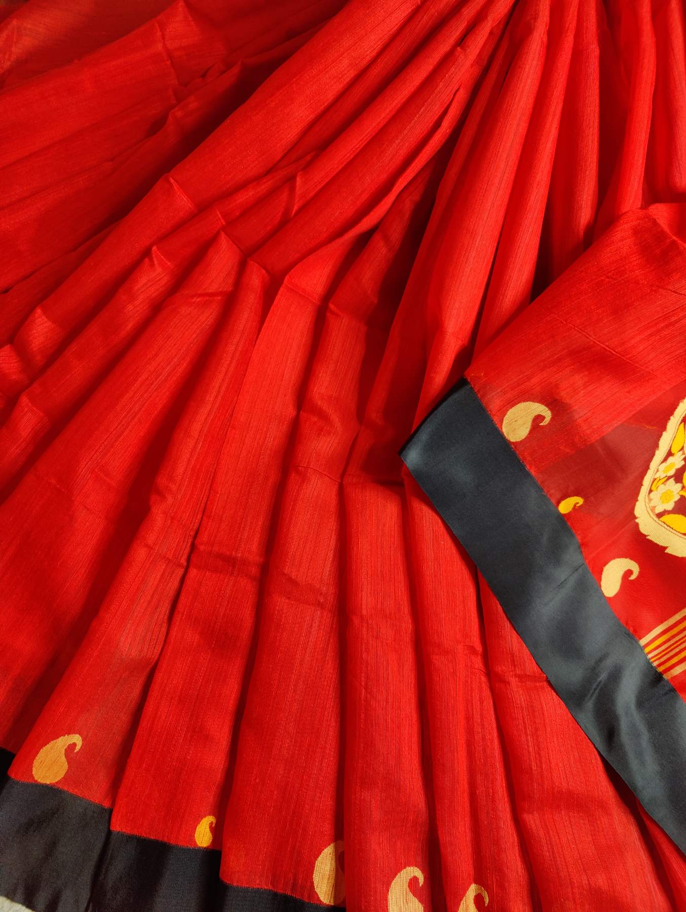 RED PURE HANDLOOM MATKA SILK SAREE