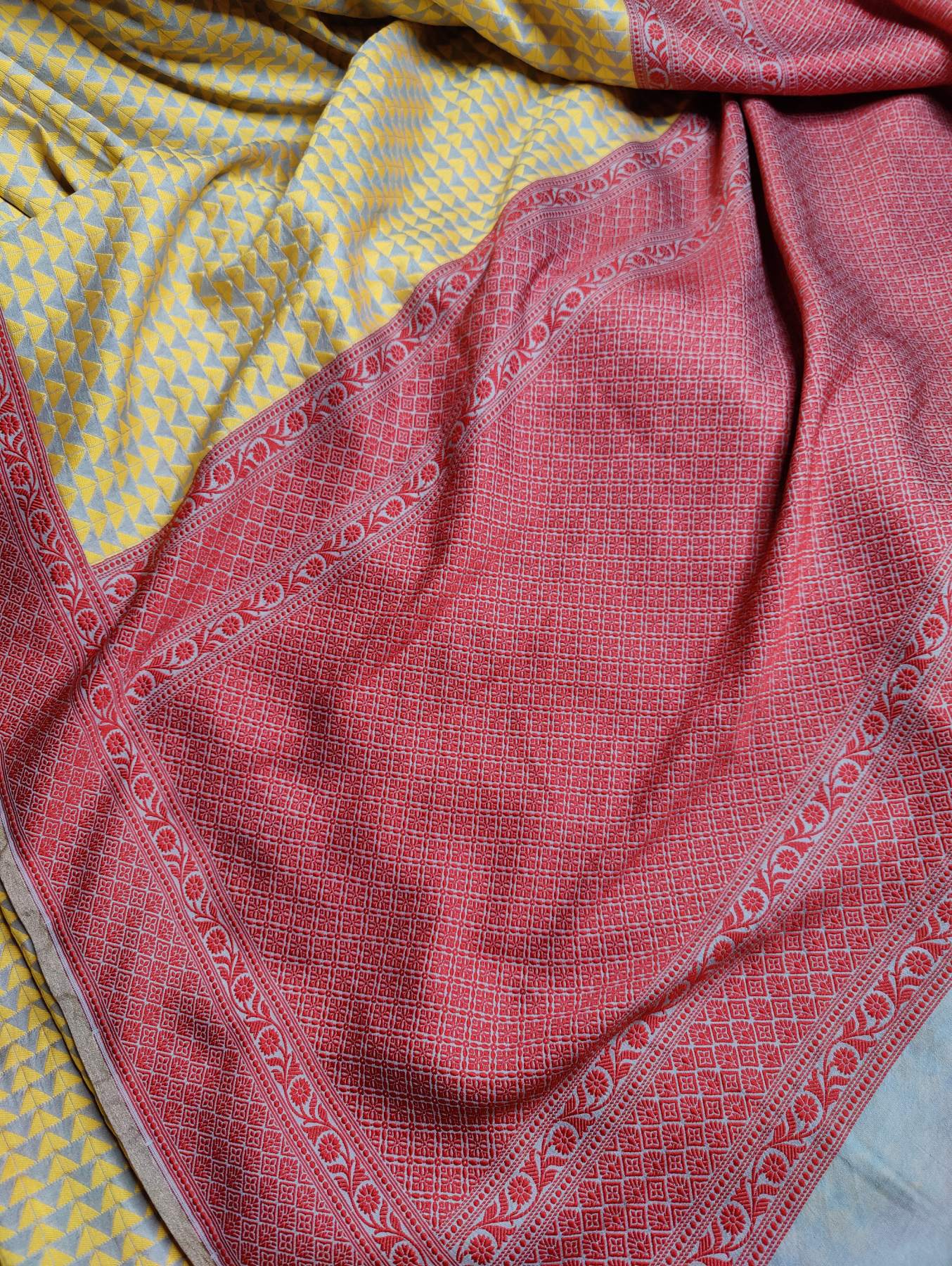 YELLOW SPUN SILK PURE HANDLOOM  BANARASI SAREE