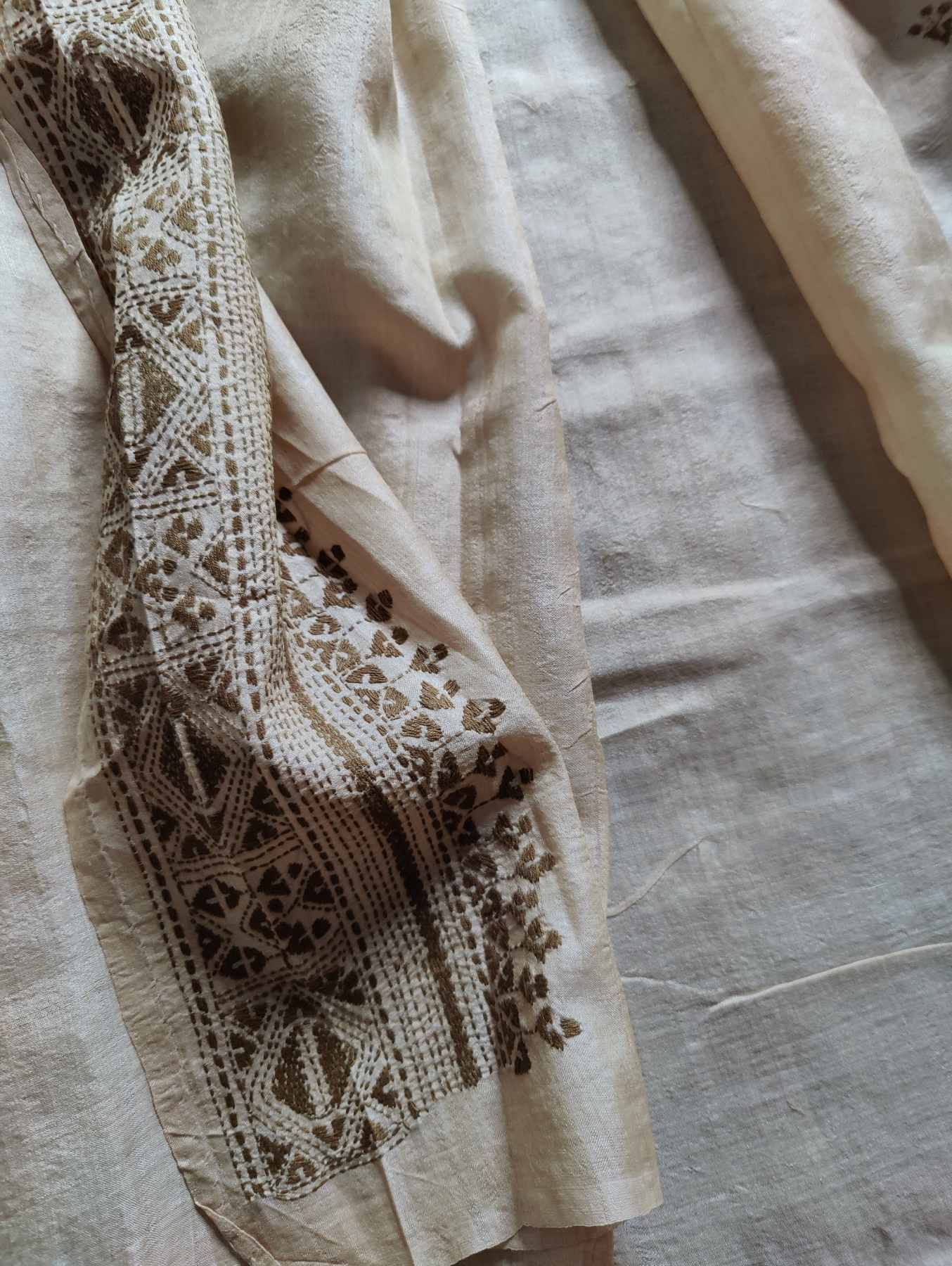 TUSSAR COLOUR TUSSAR SILK PURE HANDLOOM KANTHA SAREE