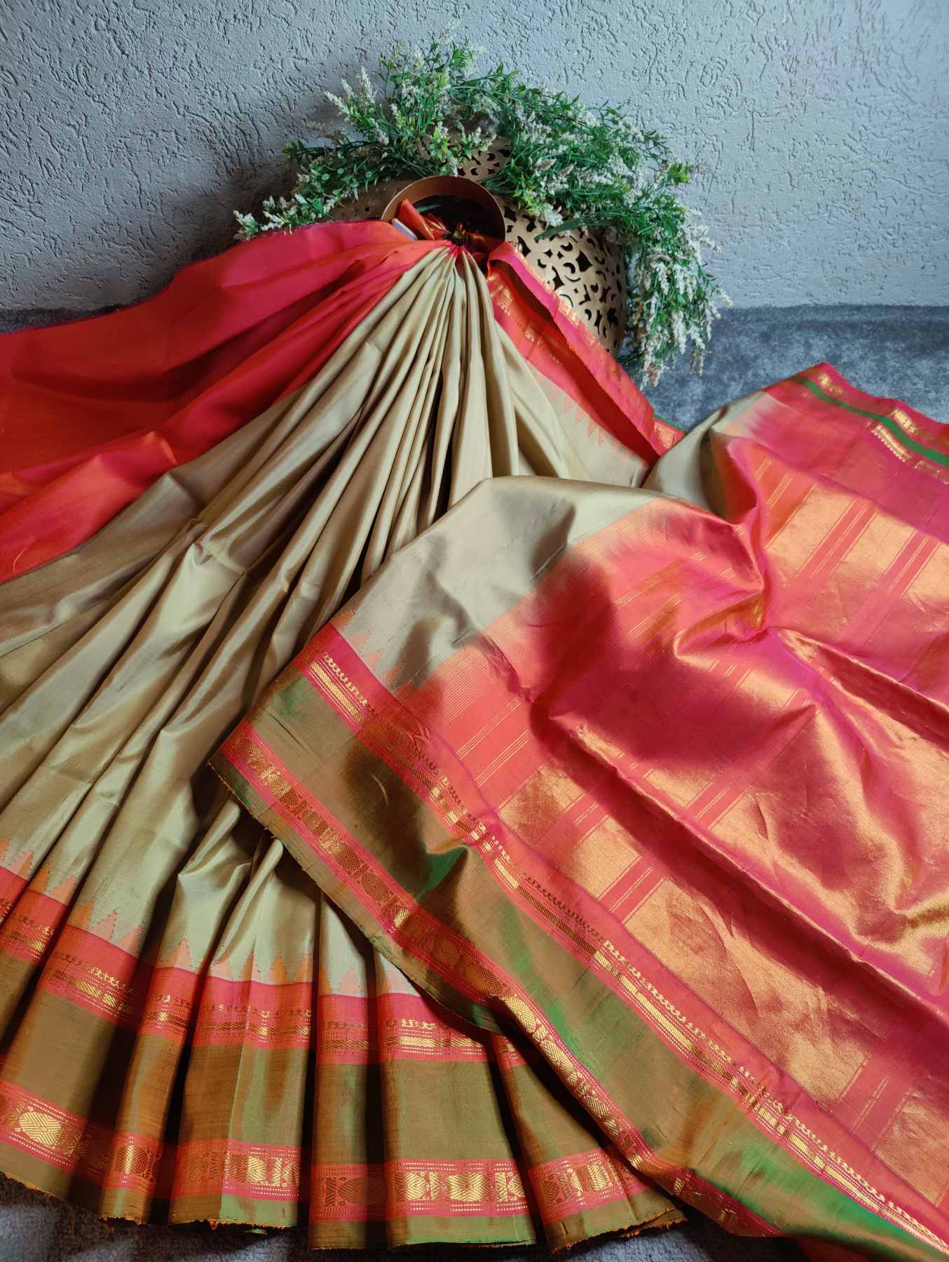 BIEGE SILK PURE HANDLOOM GADWAL SAREE