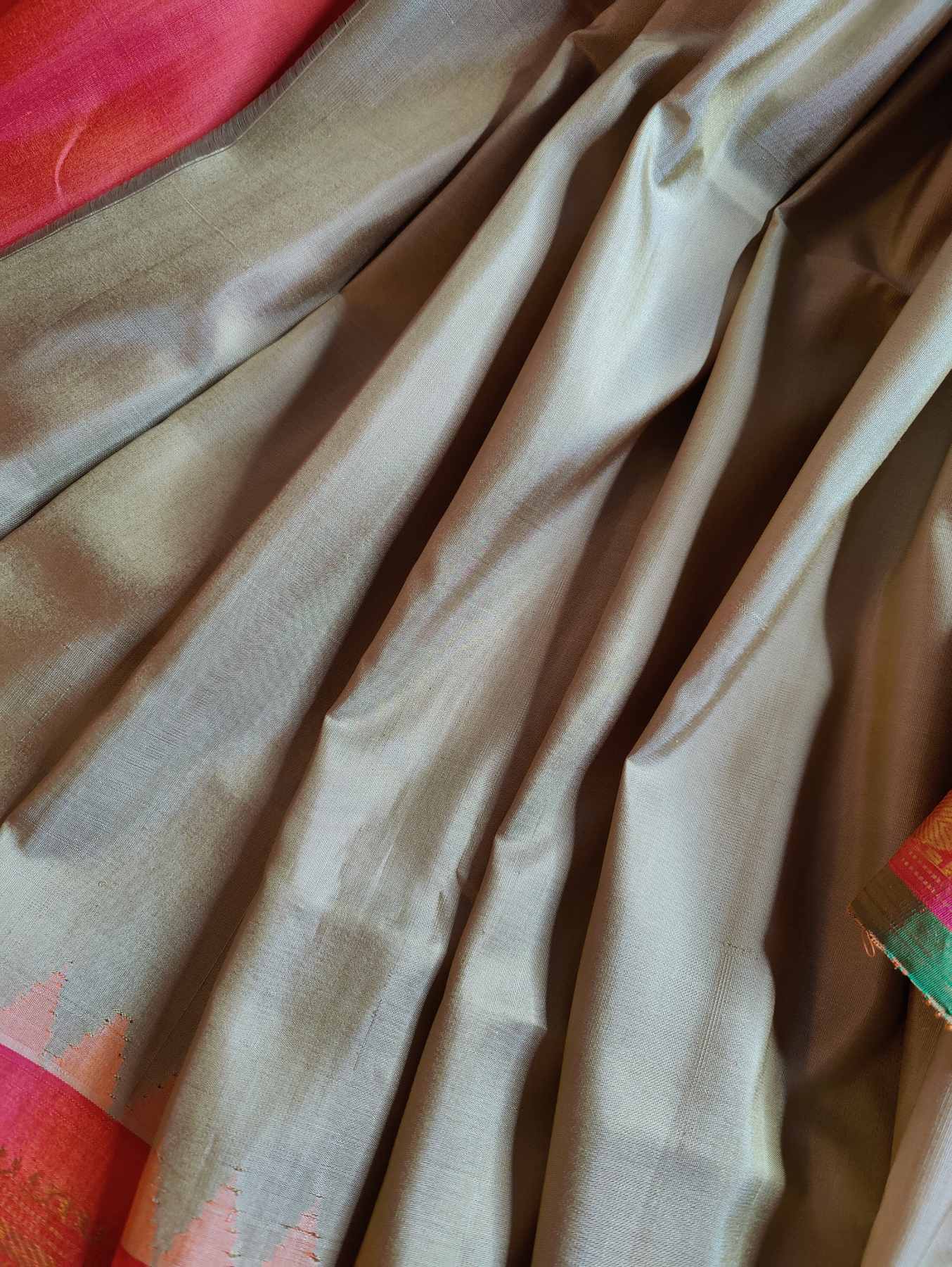 BIEGE SILK PURE HANDLOOM GADWAL SAREE