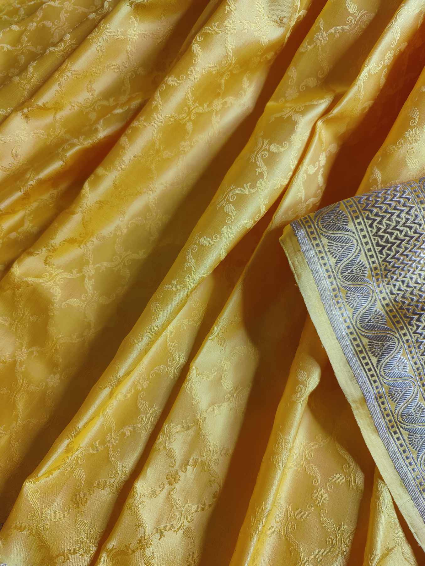 YELLOW SILK PURE HANDLOOM BANARASI SAREE