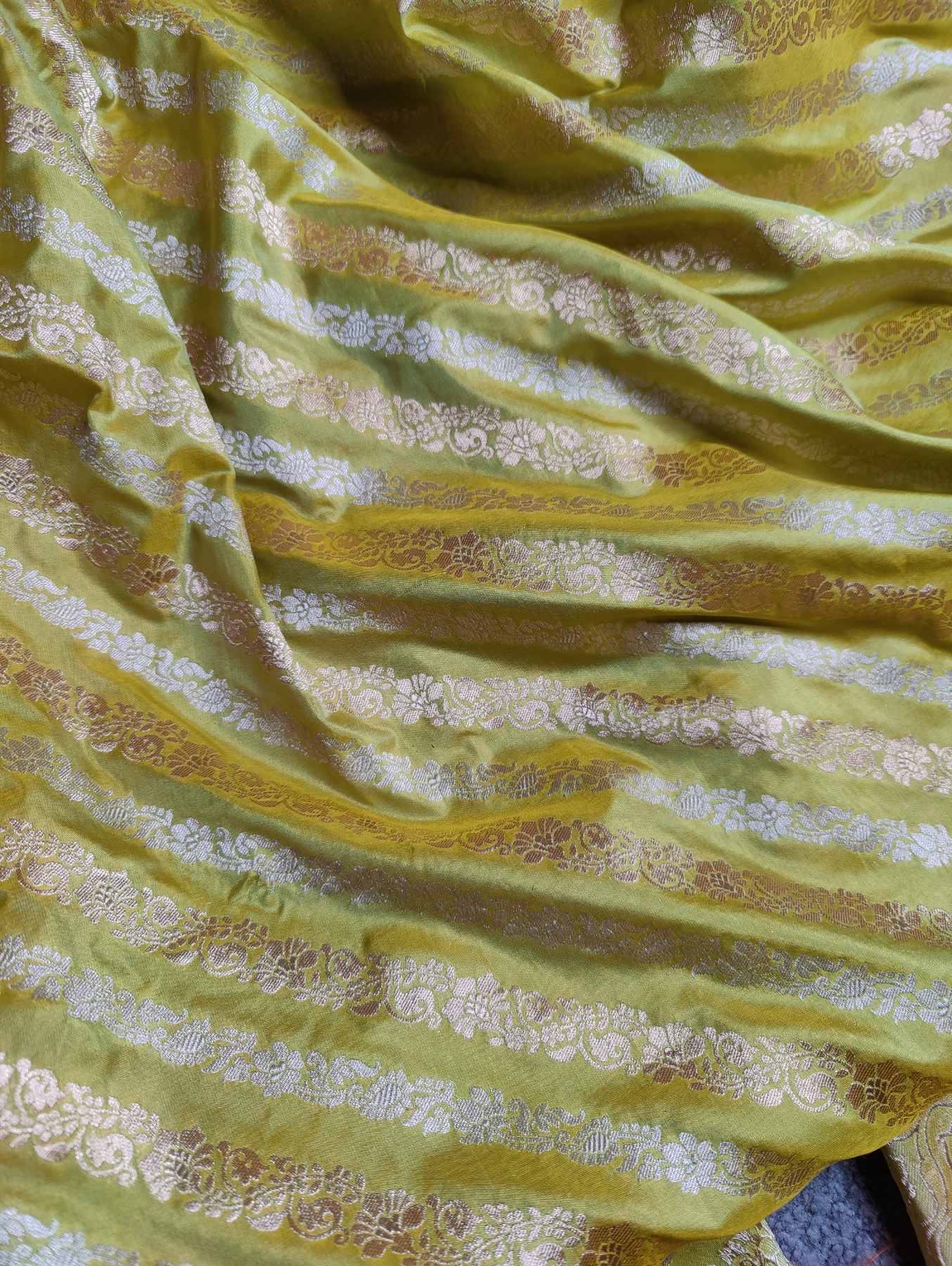 TWO TONE YELLOW SILK PURE HANDLOOM BANARASI SAREE