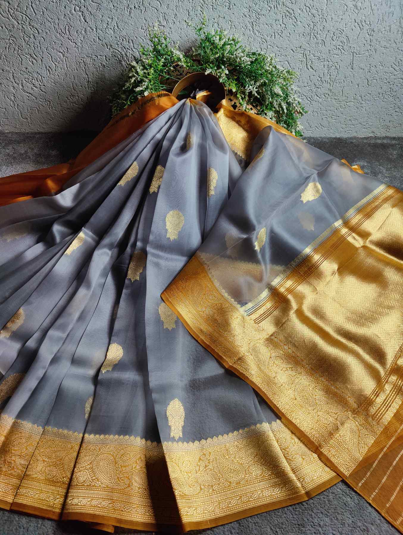 GREY KORA PURE HANDLOOM BANARASI SAREE