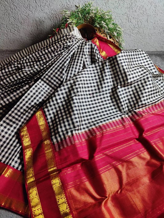 BLACK WHITE SILK PURE HANDLOOM KANJIVARAM SAREE