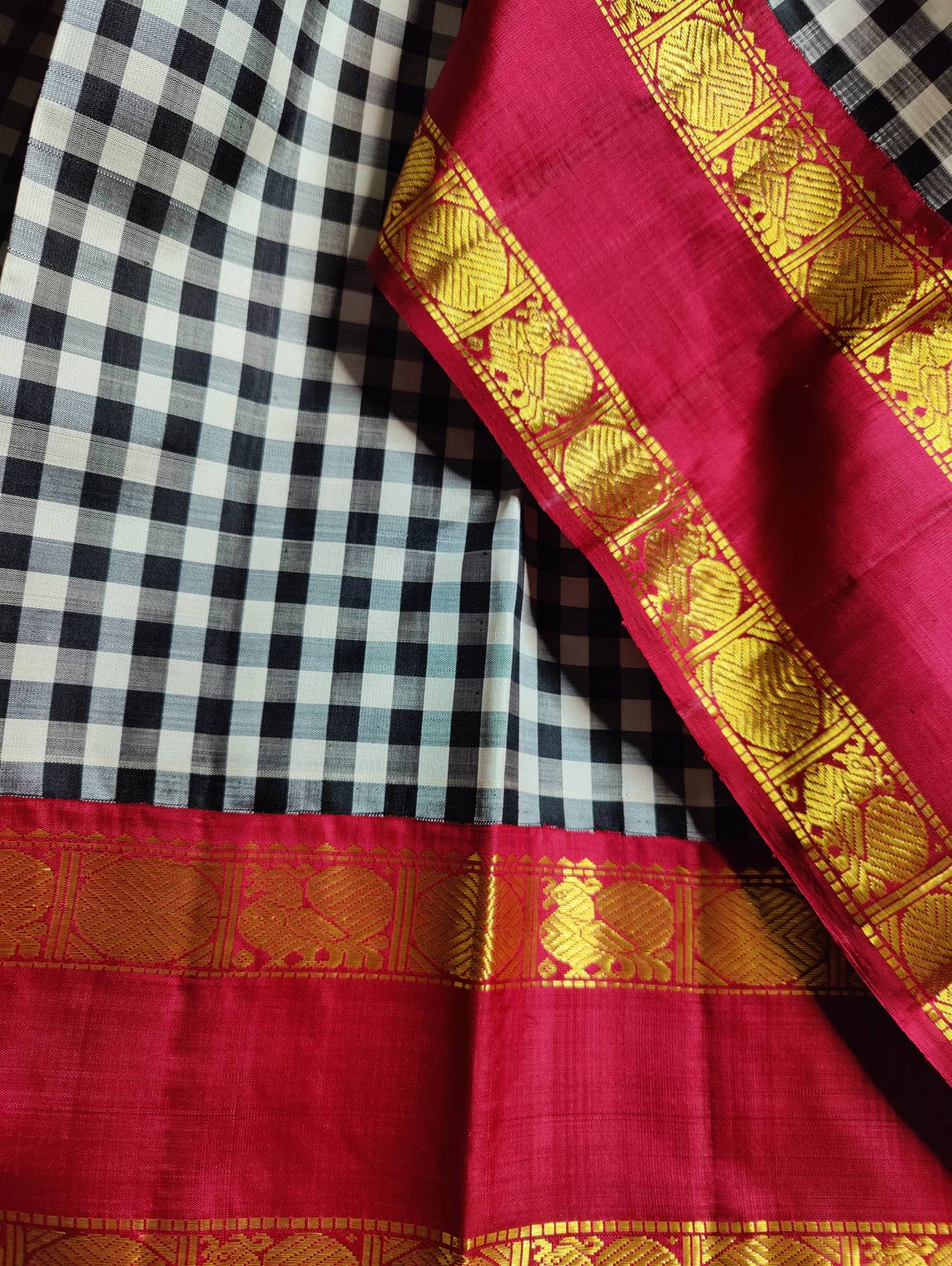 BLACK WHITE SILK PURE HANDLOOM KANJIVARAM SAREE