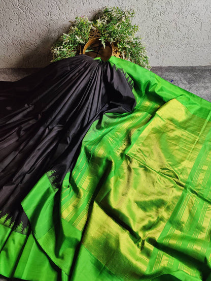 BLACK SILK PURE HANDLOOM GADWAL SAREE