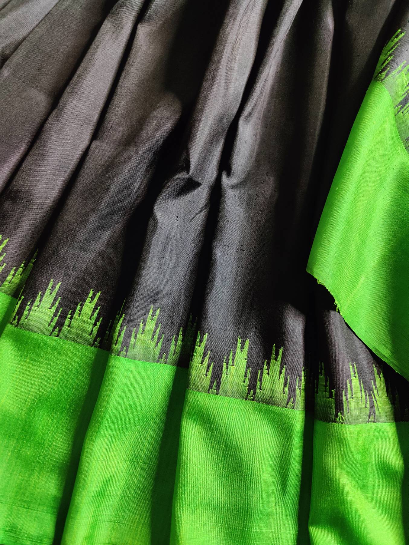 BLACK SILK PURE HANDLOOM GADWAL SAREE