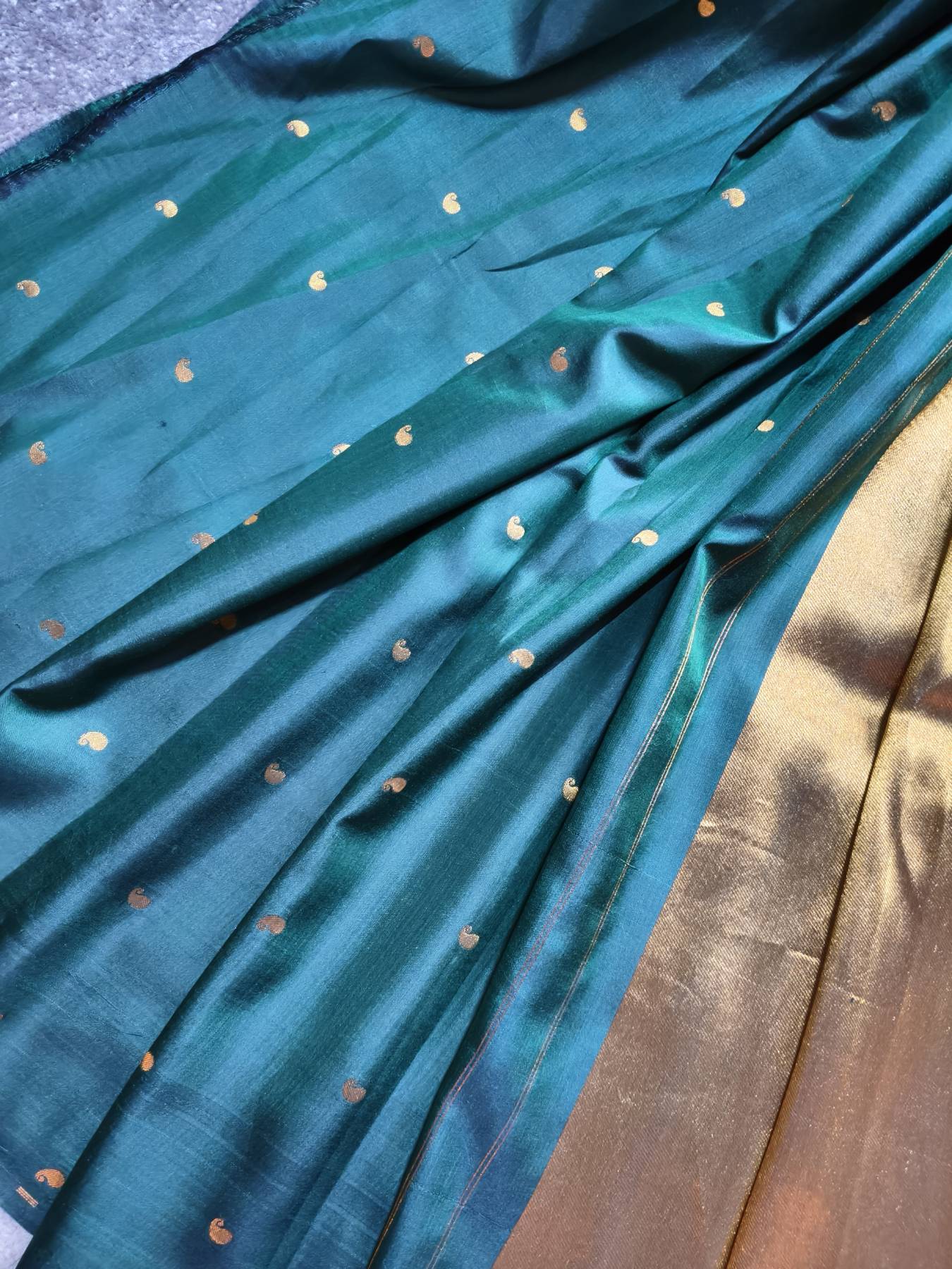 GOLD KATAN TISSUE PURE HANDLOOM BANARASI SAREE