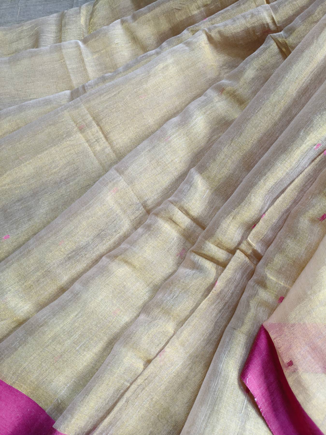 LIGHT GOLD HANDLOOM MUL TISSUE SAREE