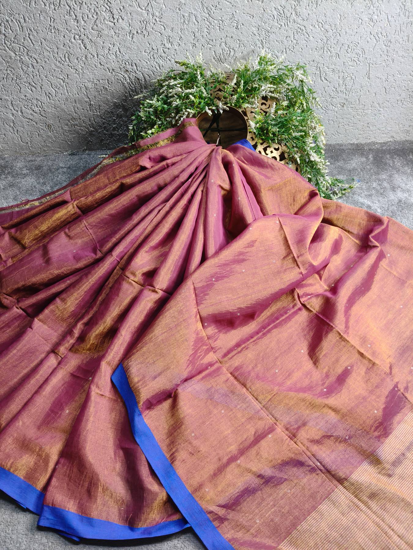 MAUVE GOLD HANDLOOM MUL TISSUE SAREE