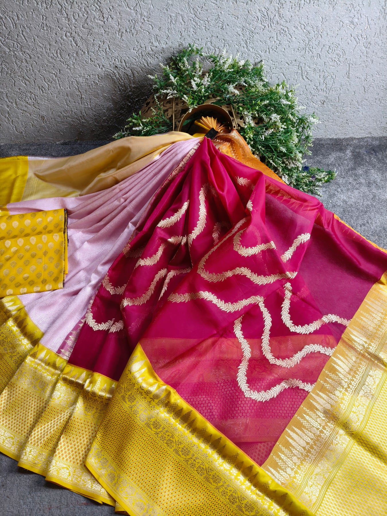 PINK AND MAJENTA PURE HANDLOOM HALF SILK AND HALF KORA BANARASI SAREE