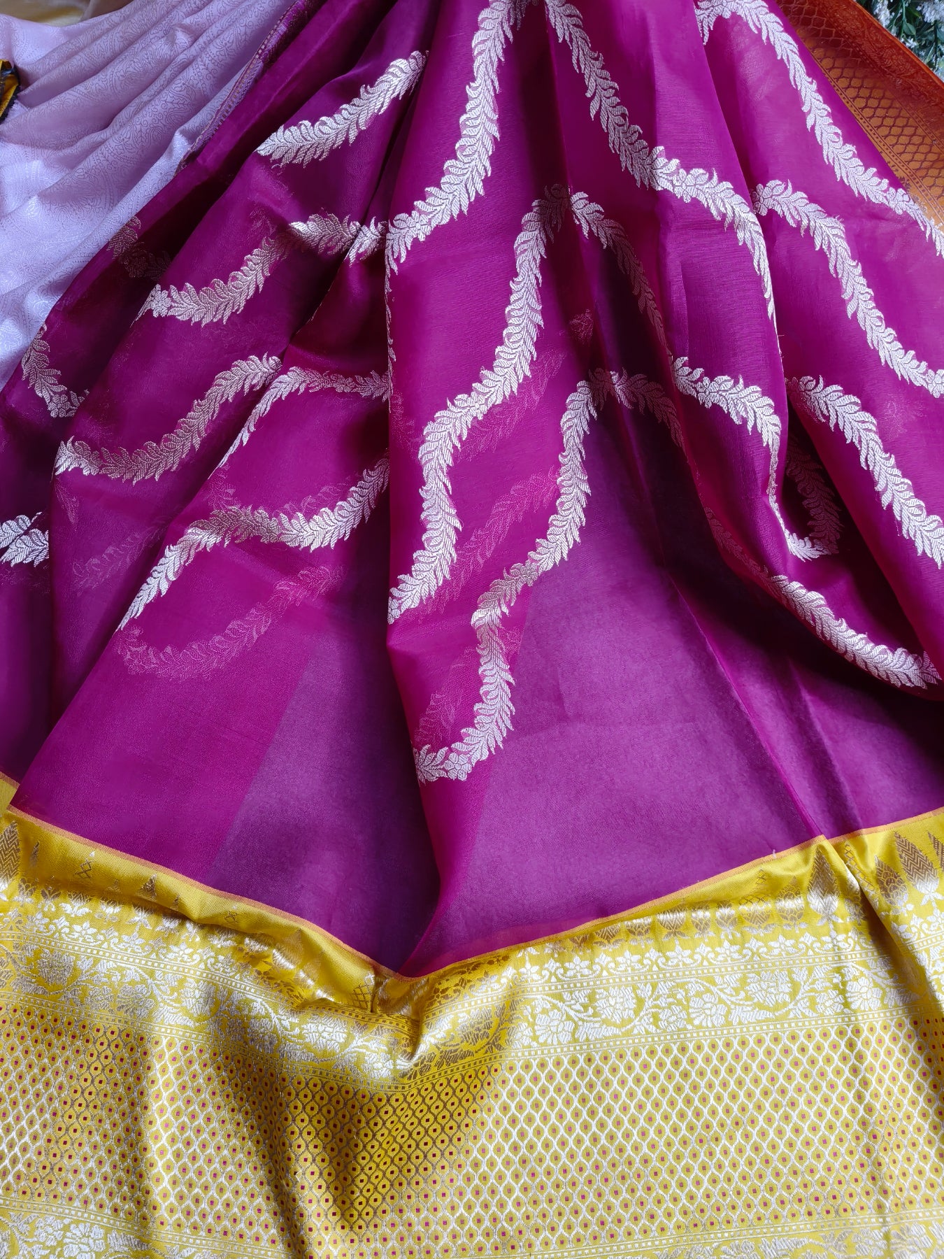 PINK AND MAJENTA PURE HANDLOOM HALF SILK AND HALF KORA BANARASI SAREE