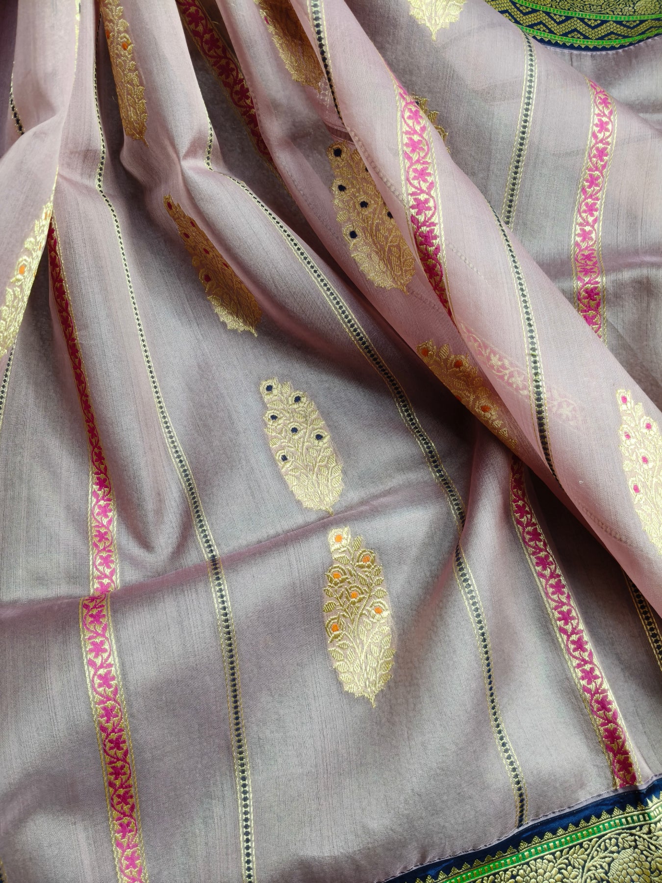DUSKY MAUVE PURE HANDLOOM  KORA BANARASI SAREE