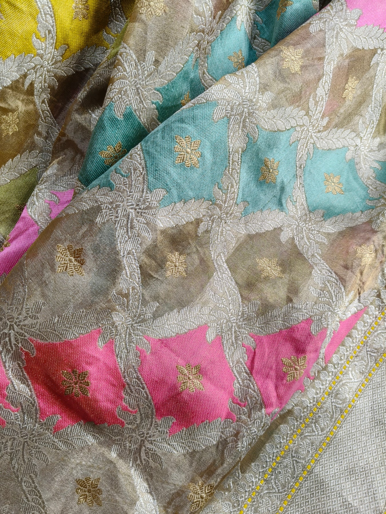 SILVER TISSUE SILK PURE HANDLOOM BANARASI SAREE