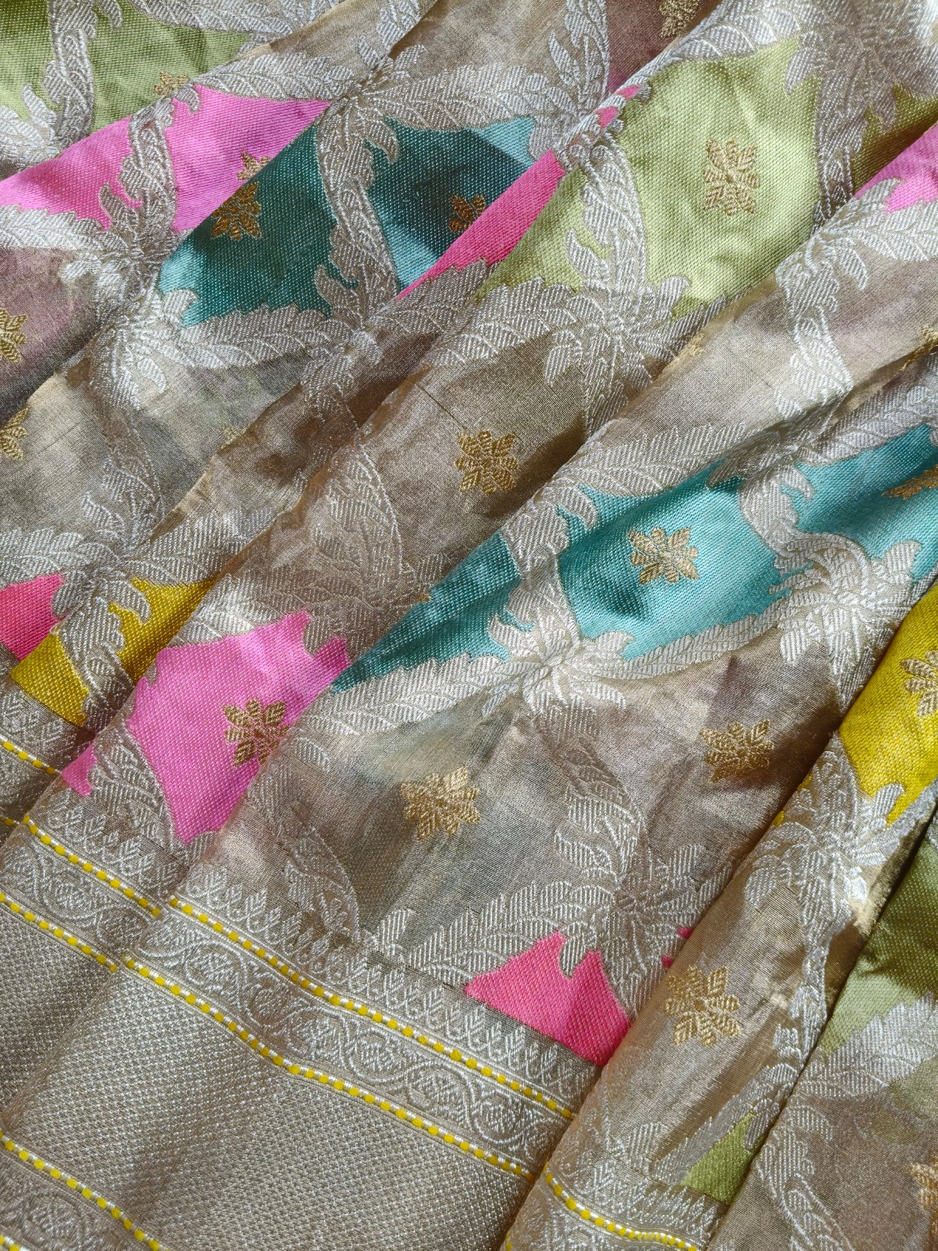 SILVER TISSUE SILK PURE HANDLOOM BANARASI SAREE