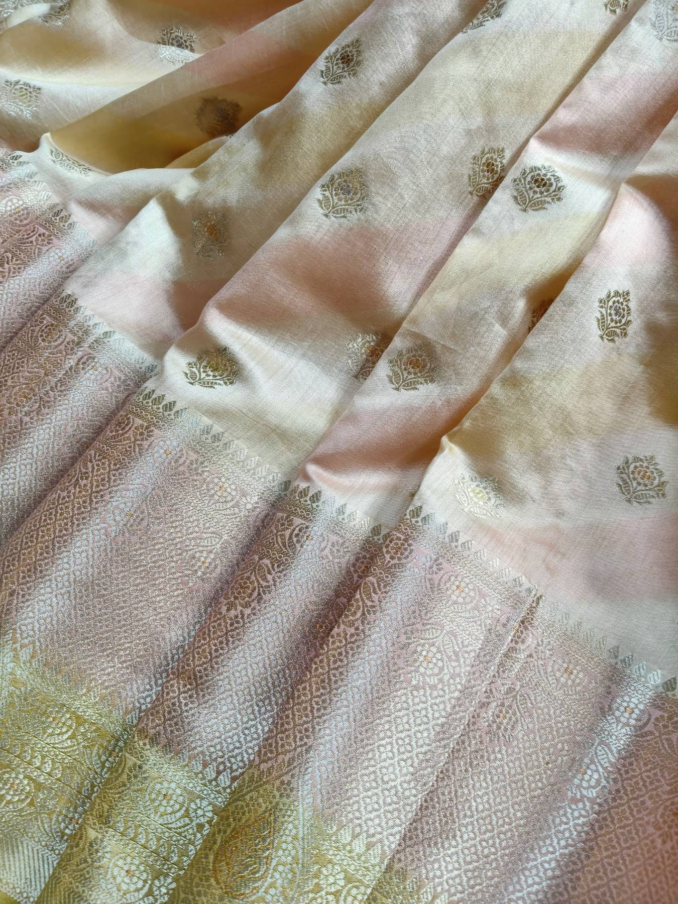 CREAM CHINIYA SILK PURE HANDLOOM BANARASI SAREE