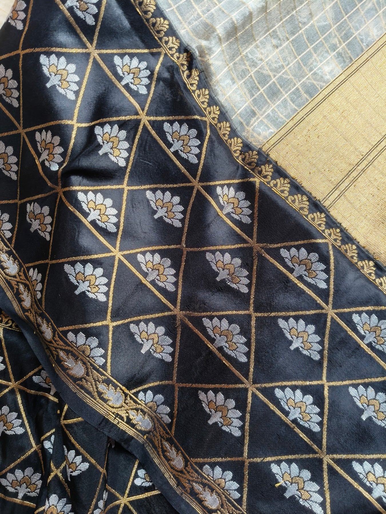 OFF WHITE KORA PURE HANDLOOM BANARASI SAREE