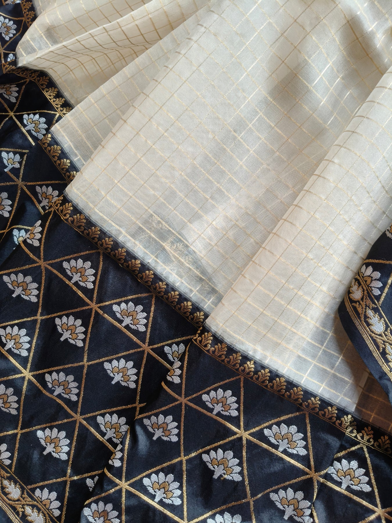 OFF WHITE KORA PURE HANDLOOM BANARASI SAREE