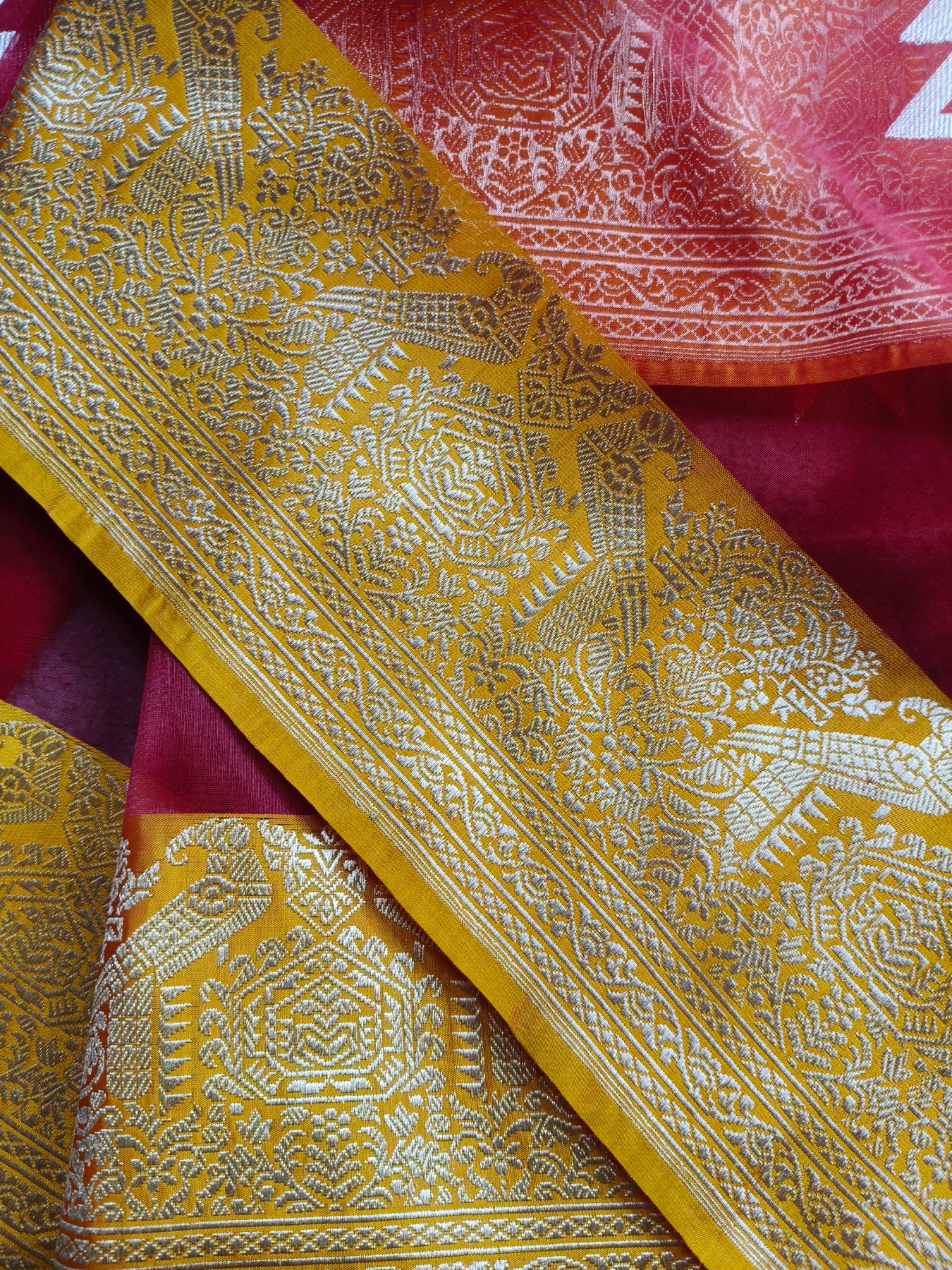 RED KORA PURE HANDLOOM BANARASI SAREE